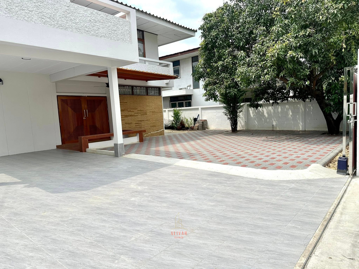 For RentHouseOnnut, Udomsuk : RH011926 For rent, 2-story detached house, 4 bedrooms, Sukhumvit 101/1 area.