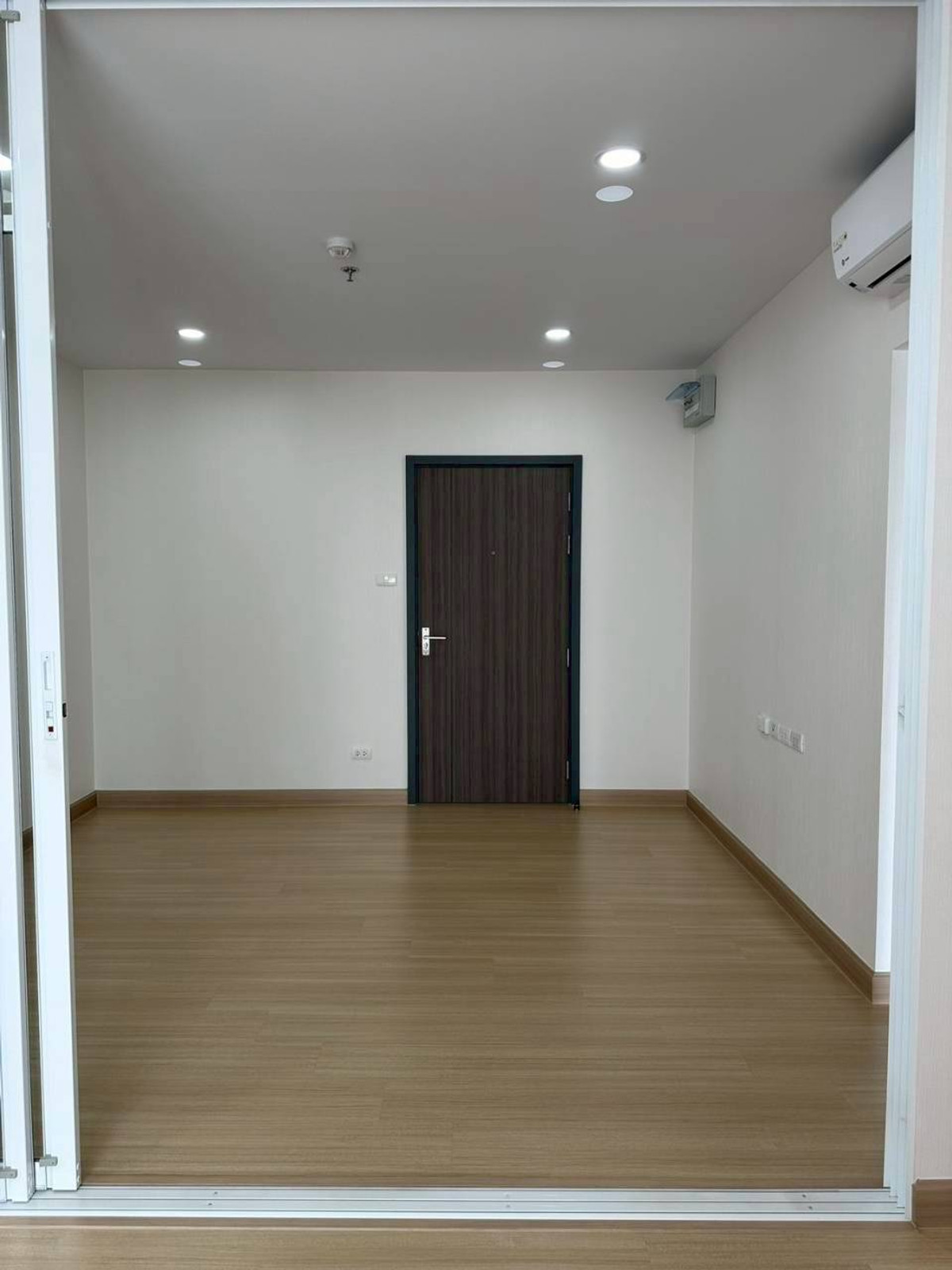 For SaleCondoRamkhamhaeng, Hua Mak : ✅ S-SVR358 ✅ Line : @p2nproperty