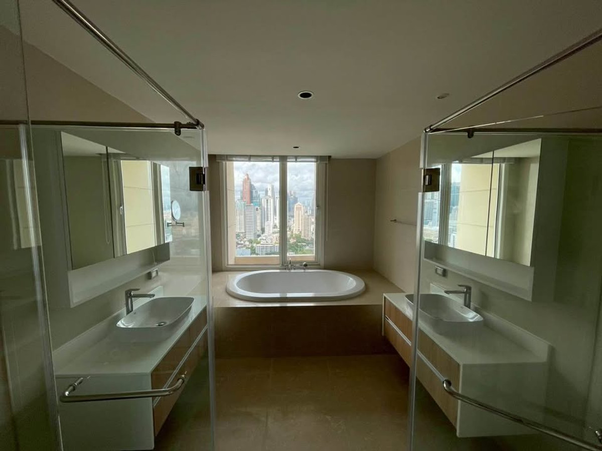 ขายคอนโดสาทร นราธิวาส : คอนโดวิวสวย 3 ห้องนอน ที่ The Empire Place Sathorn, Contact 062-496-6454