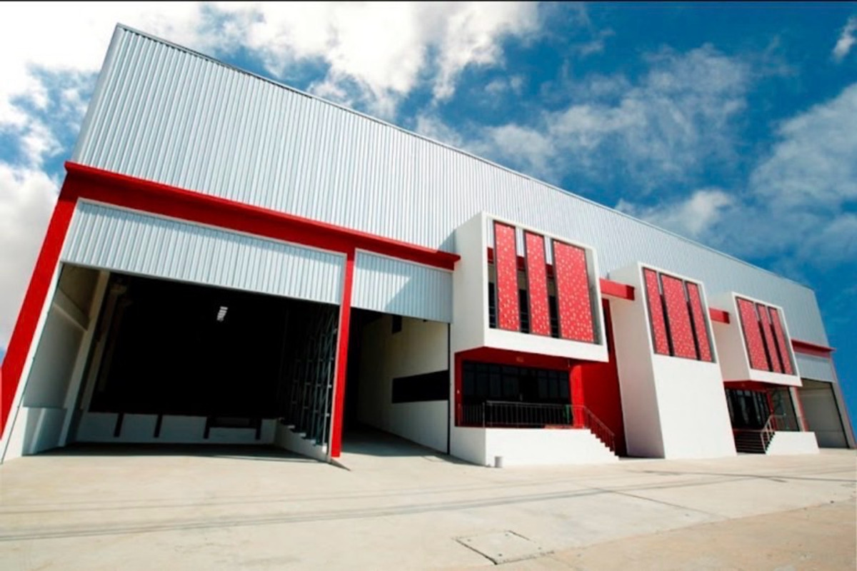 For SaleFactorySamut Prakan,Samrong : 🏭 Warehouse / Factory 1,666 sq.m. for Rent or Sale

Suitable for Goods Storage or Mini-Factory Operation
Standard Warehouse / Factory

📍 Property Information
	•	Land Area: 513 sq.wah