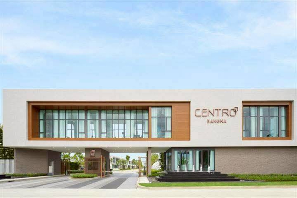 ให้เช่าบ้านบางนา แบริ่ง ลาซาล : บ้านเดี่ยวหรู Centro Bangna แปลงหน้าสวน ใกล้คลับเฮาส์ ทำเลศักยภาพบางนา Please call: 062-496-6454