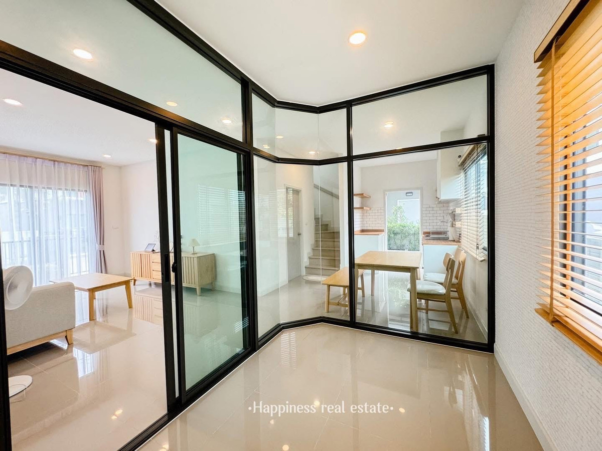 For SaleHouseChaengwatana, Muangthong : 💕 Beautiful house with furniture At a price of less than 5MB. 🫶 ✨🏡 Semi-detached house, detached house style. Near SISB International School, Nonthaburi