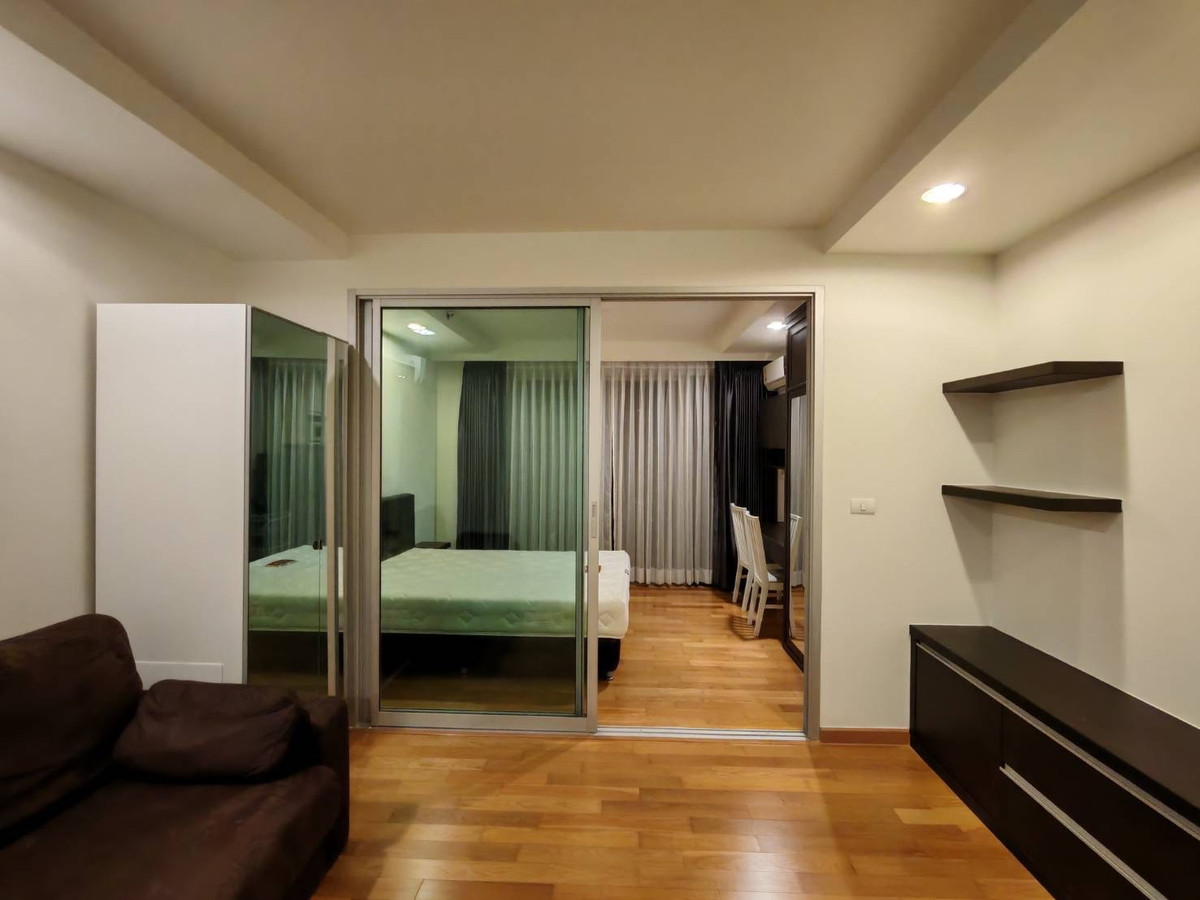 ขายคอนโดลาดพร้าว เซ็นทรัลลาดพร้าว : 🔥BEST PRICE - Abstracts Phahonyothin Park 3.3 MB Type 1 Bed 1 Bath 38 sq.m. High floor and high demand, this location has grown potentially- By Loft 0842824246