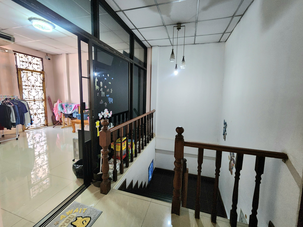 ขายทาวน์โฮมรัชดา ห้วยขวาง : 🏡 บ้านวัยเก๋า…คลาสสิก แข็งแรง ใจกลาง RATCHADA 18 Rare Item ที่หาแทบไม่ได้ในย่านห้วยขวาง