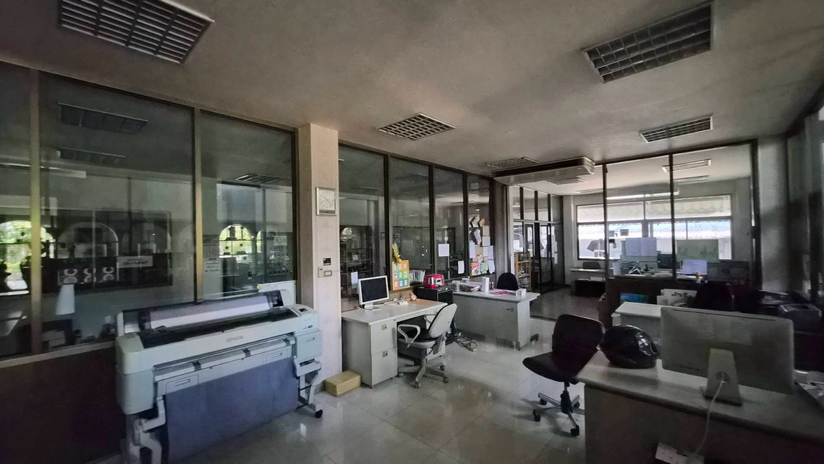 For SaleFactoryYothinpattana,CDC : Factory for sale with factory license 4, location along Ramindra Expressway • Lat Phrao 87 on 4 rai 1 ngan of land, usable area 5,750 square meters, you cant find a location like this anywhere else 📲 093-785-8898