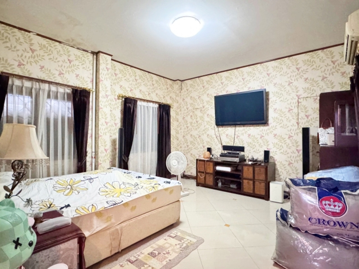 ขายบ้านเลียบทางด่วนรามอินทรา : ขายบ้านเดี่ยว ชั้นเดียว  พร้อม กิจการโรงพิมพ์ และ อาคารพักลูกจ้าง 3 ชั้น แถวเลียบด่วน เอกมัย รามอินทรา ลาดพร้าว 71 ประดิษฐ์มนูธรรม 10 บนเนื้อที่ 300 ตร.วา 