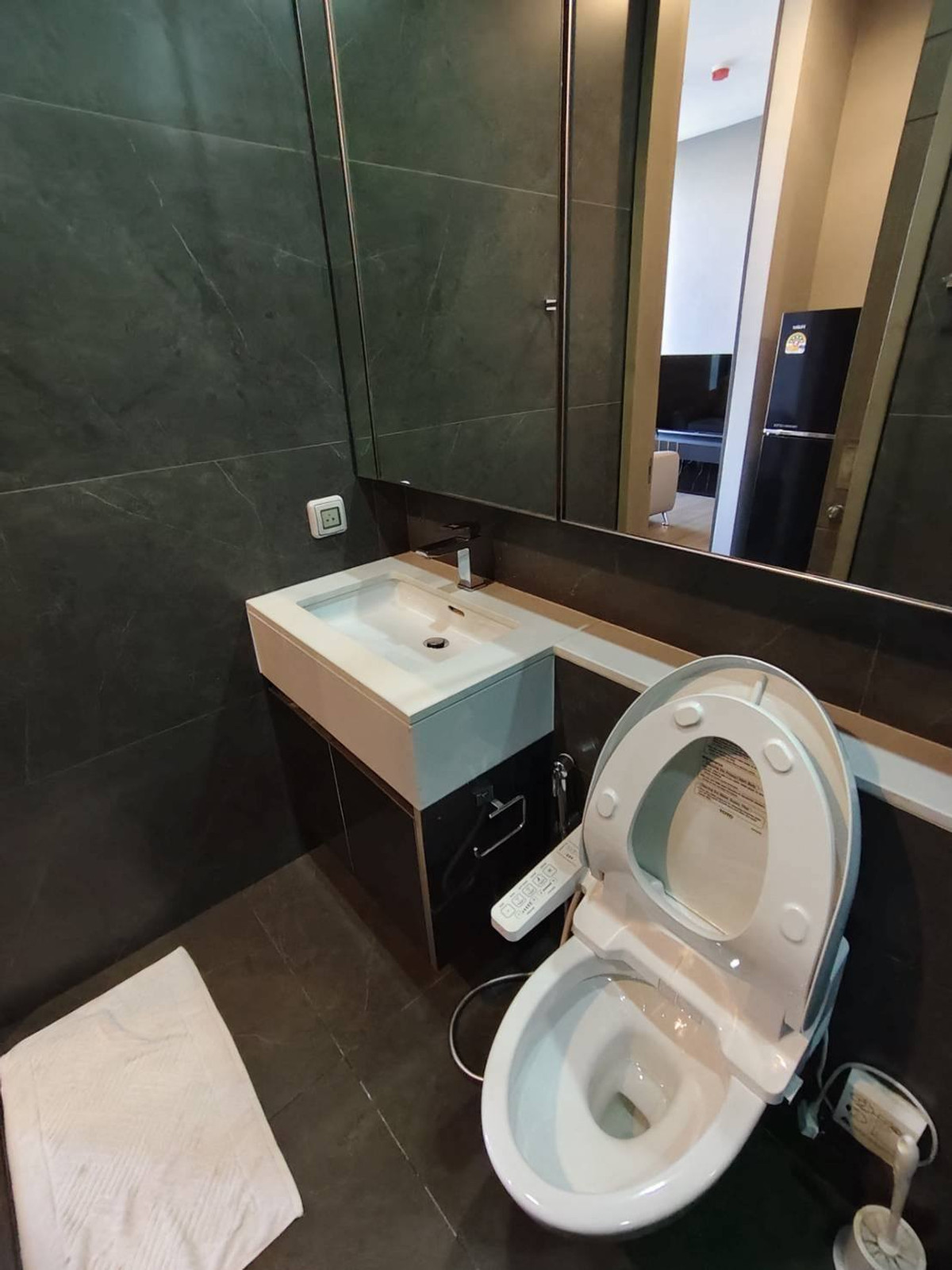 ให้เช่าคอนโดพระราม 9 เพชรบุรีตัดใหม่ RCA : THE ESSE SINGHA COMPLEX 🌸ใกล้ MRT เพชรบุรี เดิน 1 นาที คอนโดอโศก ให้เช่า 