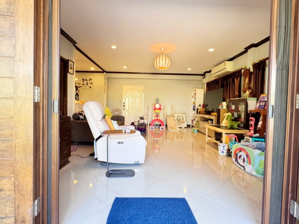 ขายบ้านเลียบทางด่วนรามอินทรา : ขายบ้านเดี่ยว ชั้นเดียว  พร้อม กิจการโรงพิมพ์ และ อาคารพักลูกจ้าง 3 ชั้น แถวเลียบด่วน เอกมัย รามอินทรา ลาดพร้าว 71 ประดิษฐ์มนูธรรม 10 บนเนื้อที่ 300 ตร.วา 