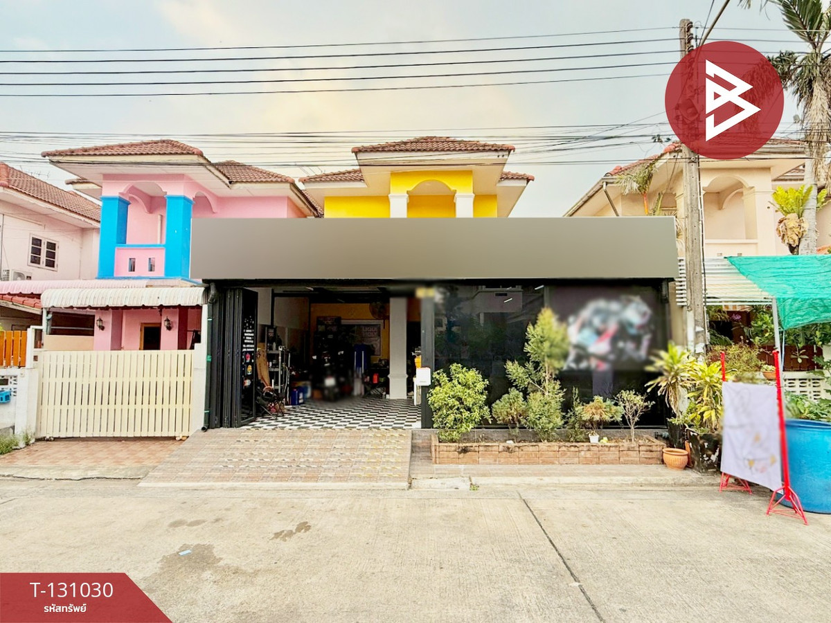 For SaleTownhomePathum Thani,Rangsit, Thammasat : Townhouse for sale Thanarom Village Thanarom Sai Mai-Hathai Rasit, Lam Luk Ka, Pathum Thani