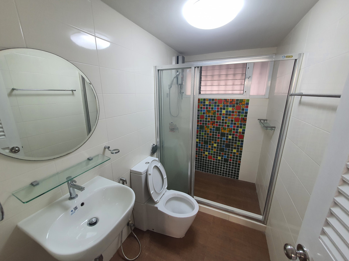 ขายทาวน์โฮมปิ่นเกล้า จรัญสนิทวงศ์ : ทาวน์เฮาส์ 3 ชั้น รีโนเวทใหม่ทั้งหลัง จรัญฯ 65 อยู่สบายเหมือนบ้านเดี่ยว จอดรถได้ 2 คัน ใกล้รถไฟฟ้าสิรินธร แค่ 800 ม. ของแบบนี้…หายากจริง