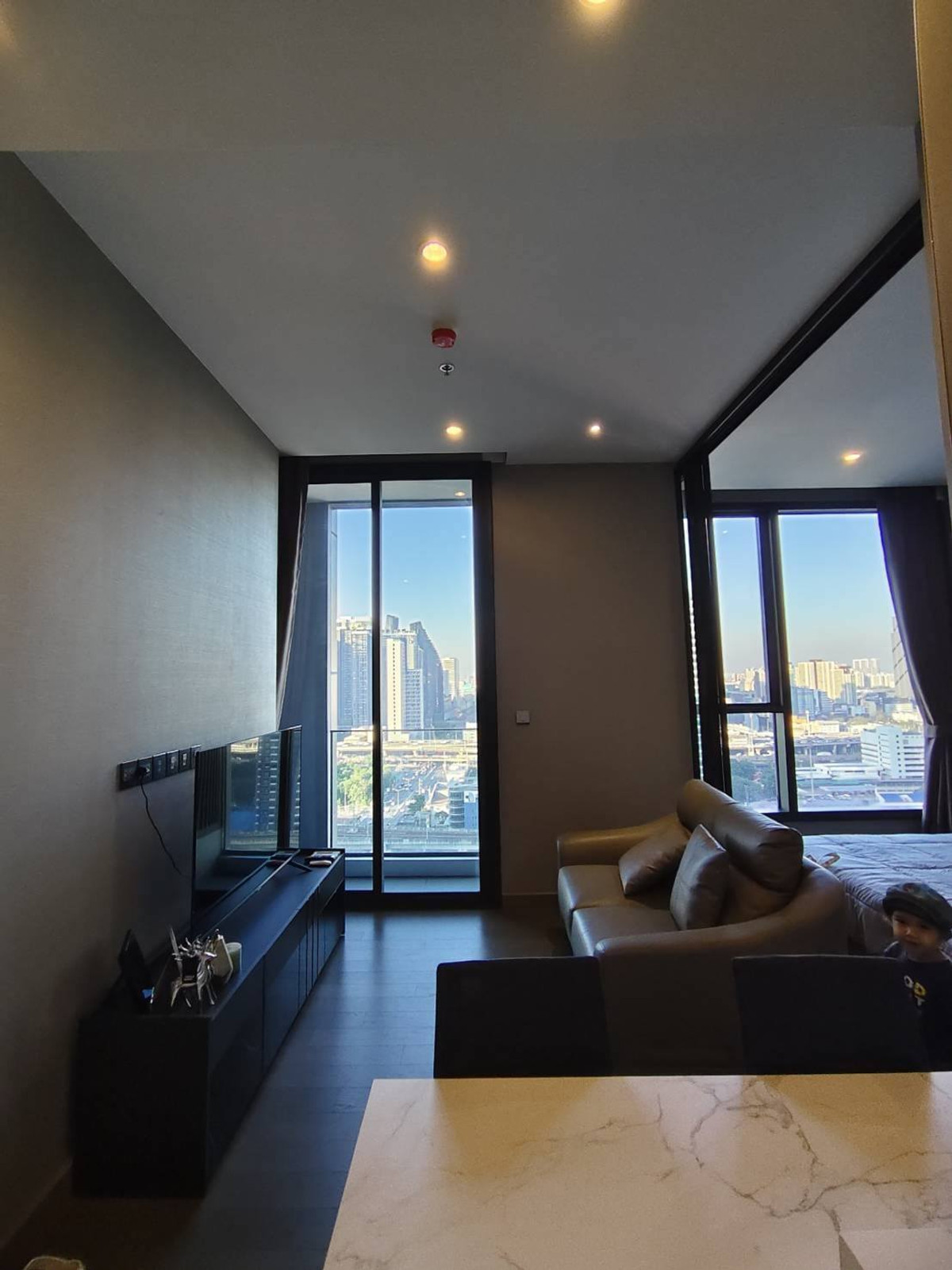 ให้เช่าคอนโดพระราม 9 เพชรบุรีตัดใหม่ RCA : THE ESSE SINGHA COMPLEX 🌸ใกล้ MRT เพชรบุรี เดิน 1 นาที คอนโดอโศก ให้เช่า 