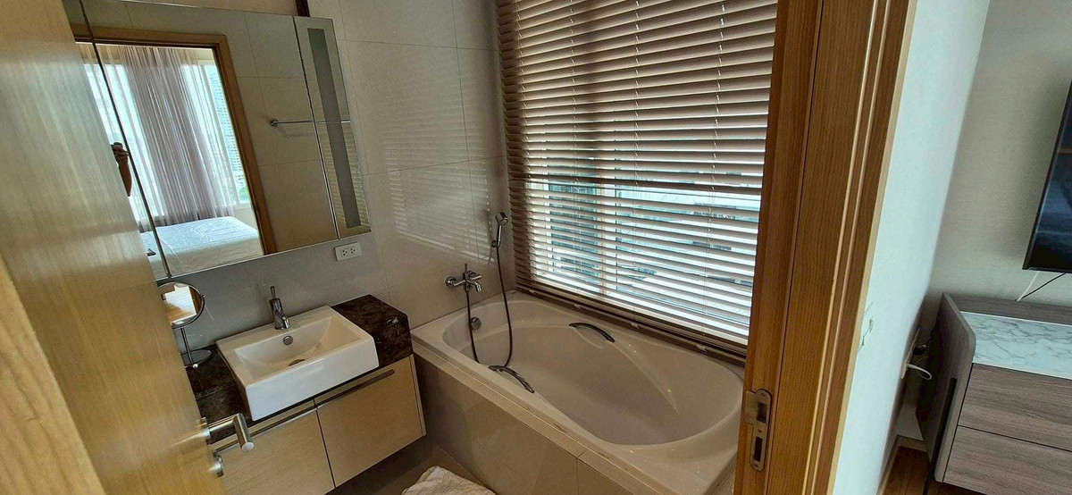 For RentCondoSukhumvit, Asoke, Thonglor : Condo 39 by sansiri, convenient travel, close to BTS, there is a shuttle, beautifully decorated room, fully furnished, ready to move in!!