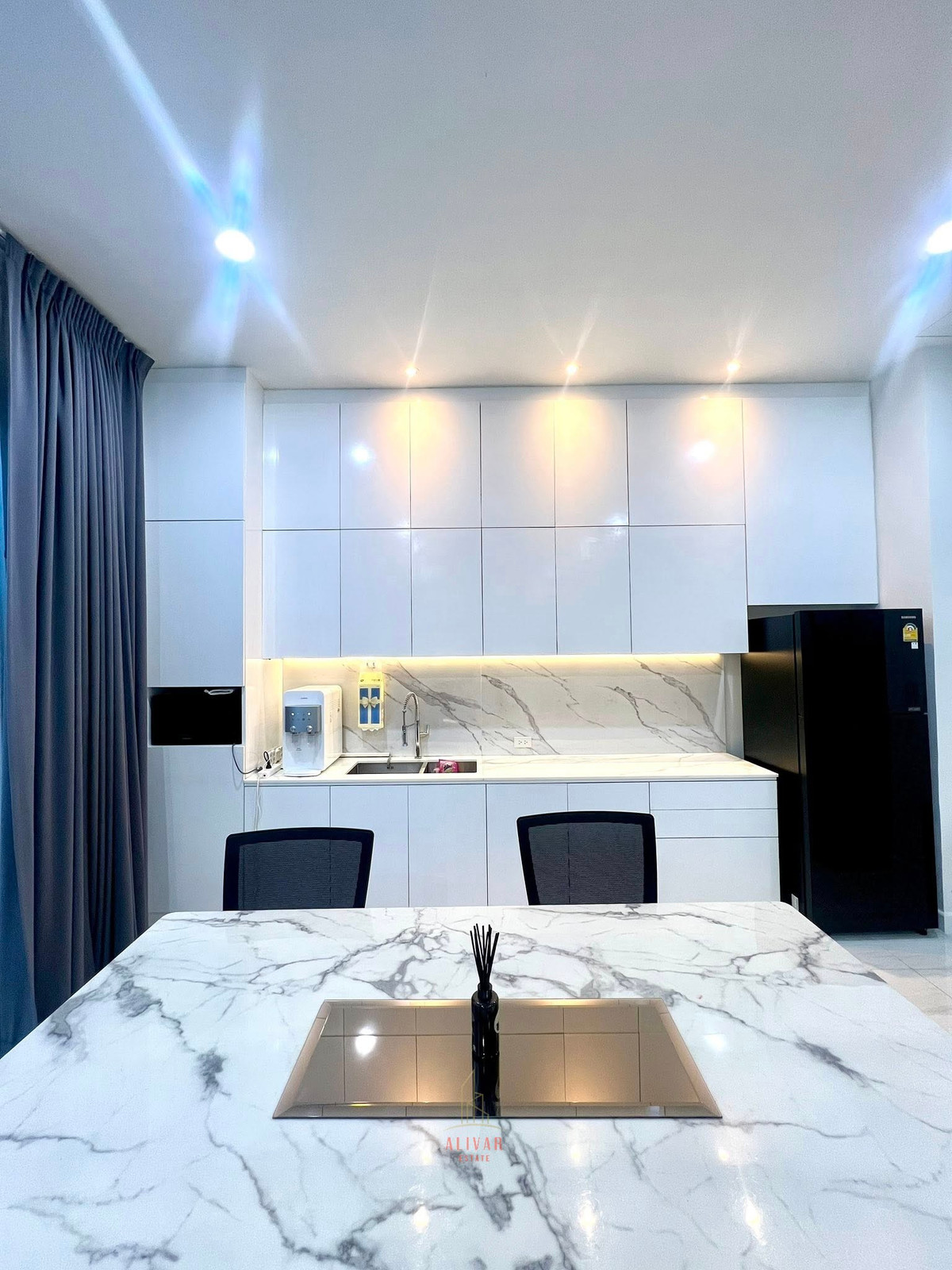 ให้เช่าโฮมออฟฟิศรัชดา ห้วยขวาง : RH012526 ให้เช่า โฮมออฟฟิศ 3.5 ชั้น Double Volume 3 ห้องนอน at The Author Ratchada 32