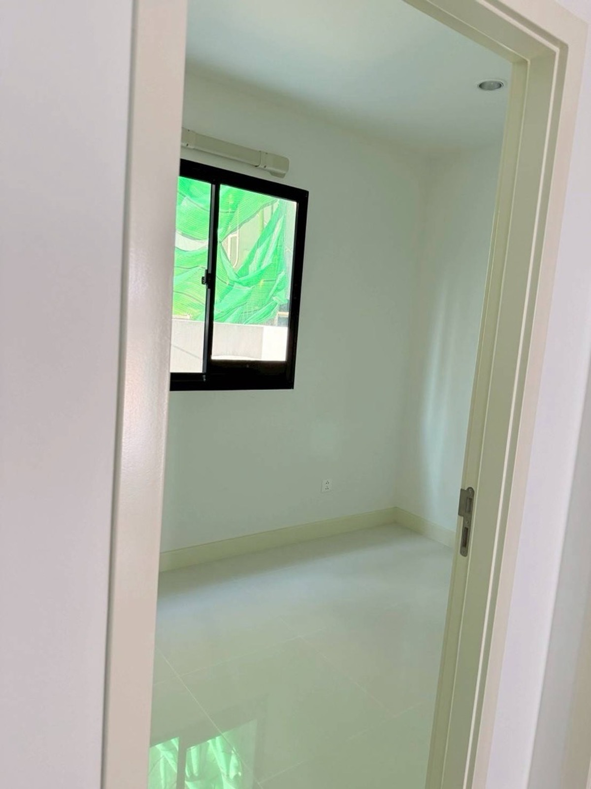 ขายทาวน์โฮมเลียบทางด่วนรามอินทรา : 🏛️🏛️ขายบ้าน Nirvana Define Ekkamai-Ramintra ขนาด 203 Sq.m 3 bed 4 bath พิเศษเพียง 9.9 ล้านเท่านั้น !! ติดต่อ 086-795-9997 (จิมมี่)