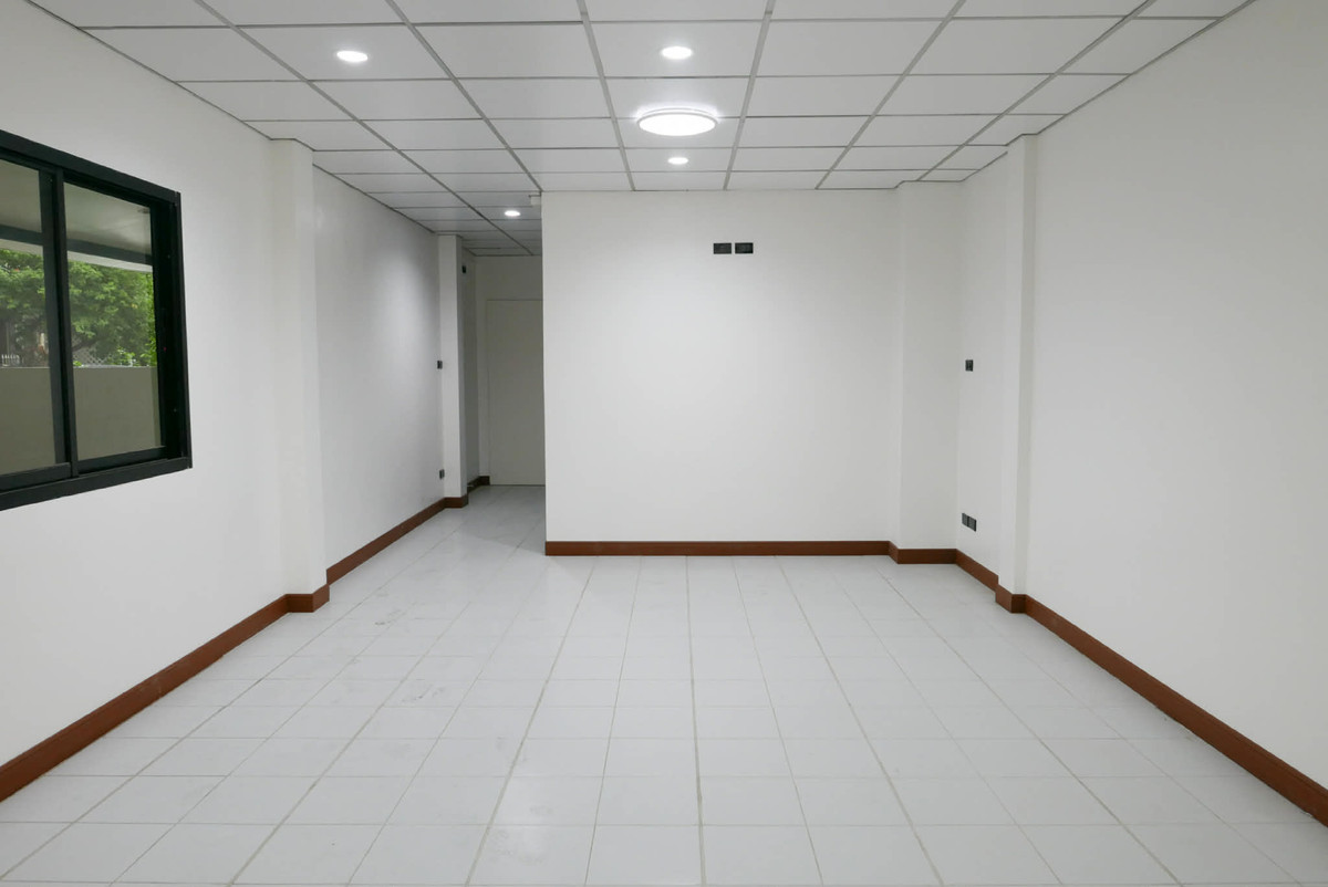 For RentTownhomeMin Buri, Romklao : 2-story townhouse for rent, corner unit, Ramkhamhaeng 166, ready to move in 📞/LINE 097-2161939