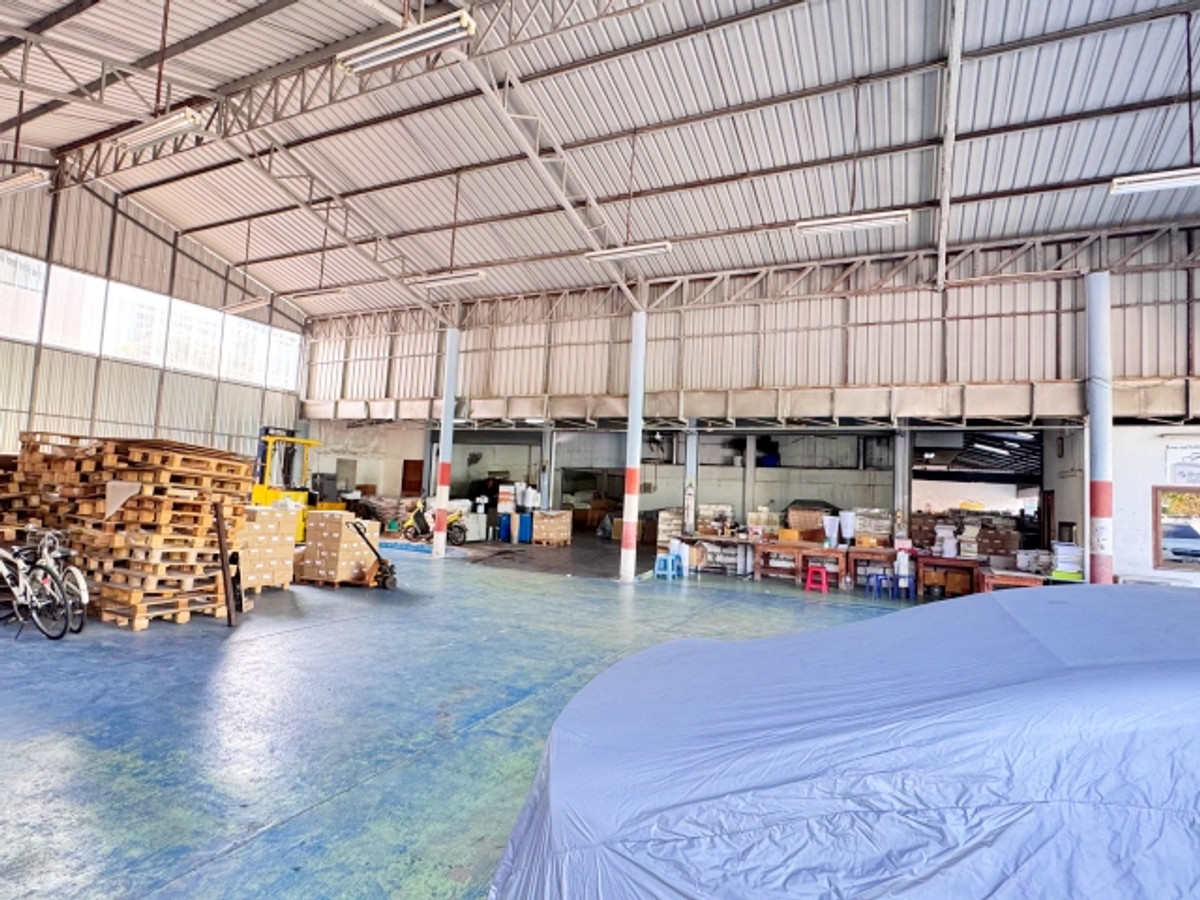 ขายบ้านเลียบทางด่วนรามอินทรา : ขายบ้านเดี่ยว ชั้นเดียว  พร้อม กิจการโรงพิมพ์ และ อาคารพักลูกจ้าง 3 ชั้น แถวเลียบด่วน เอกมัย รามอินทรา ลาดพร้าว 71 ประดิษฐ์มนูธรรม 10 บนเนื้อที่ 300 ตร.วา 