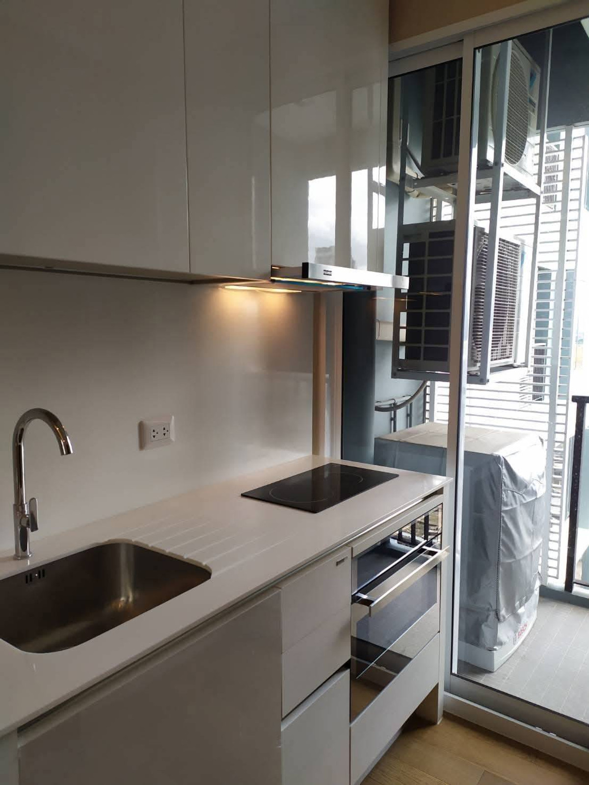 ให้เช่าคอนโดลาดพร้าว เซ็นทรัลลาดพร้าว : !! ห้องสวย ให้เช่าคอนโด The Saint Residences ใกล้ MRT พหลโยธิน