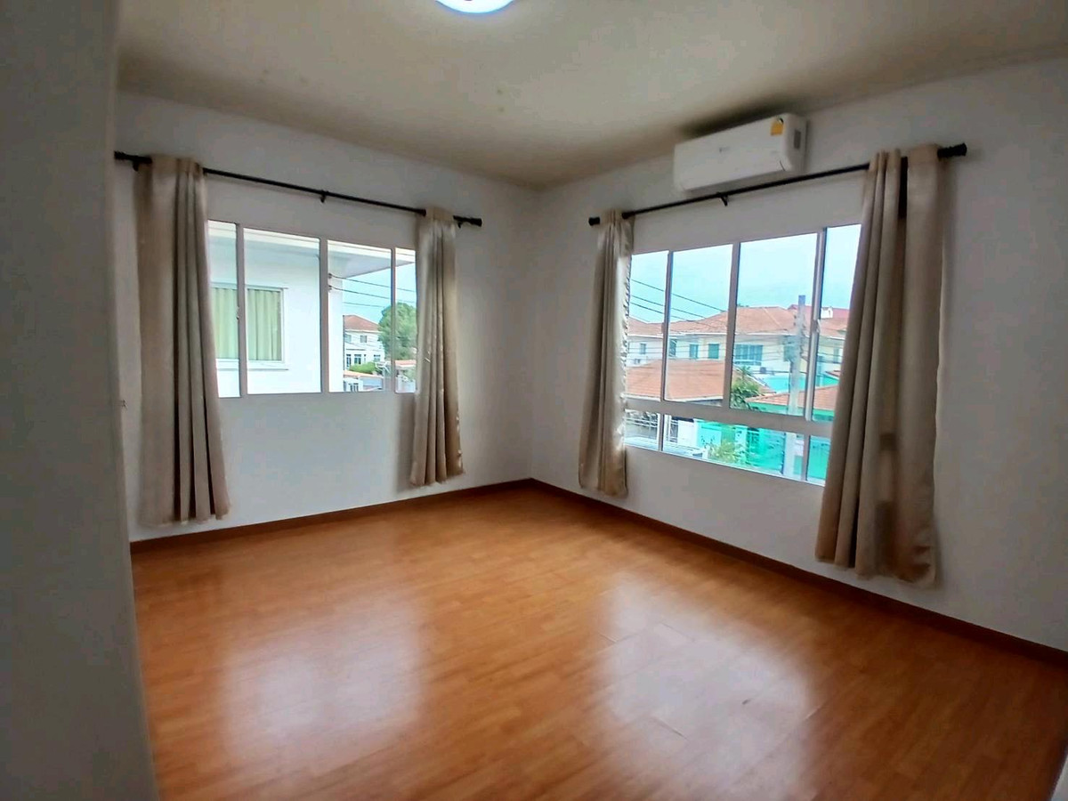 For RentHouseMin Buri, Romklao : 📌 Vacant house, ready to move in immediately - large beautiful house. It's hard to find something like this at this price!