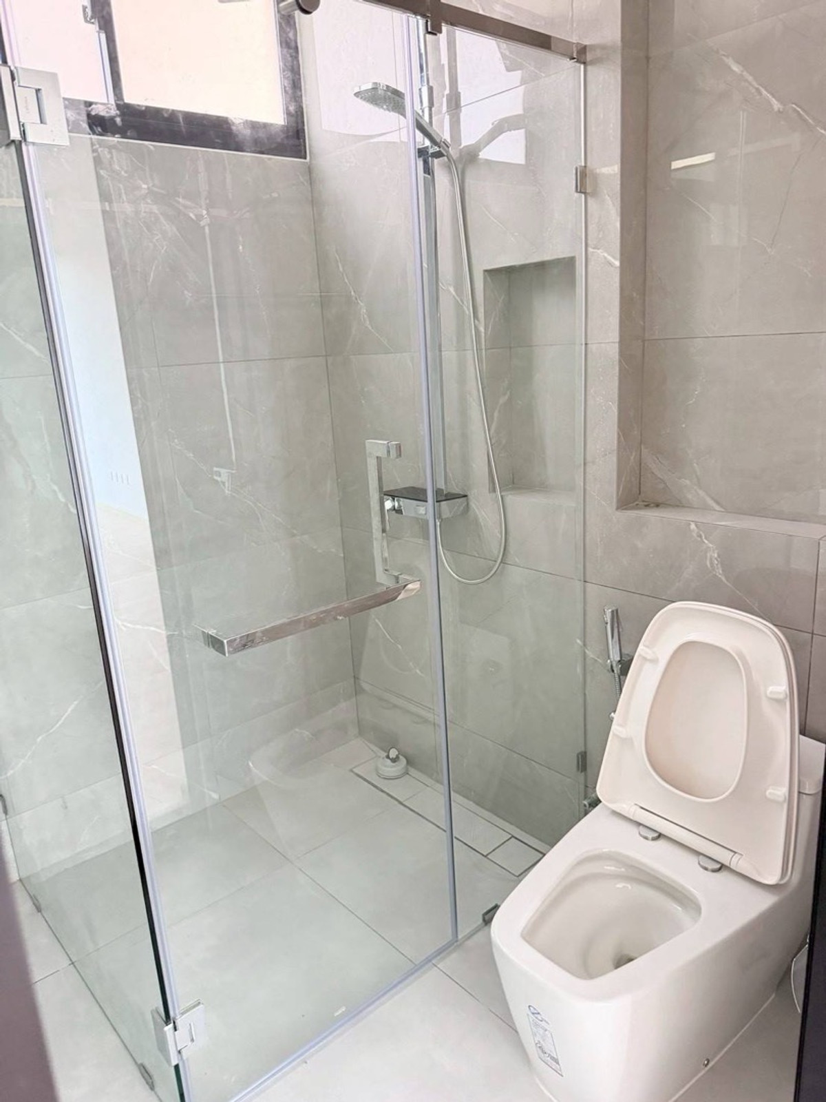 ขายทาวน์โฮมเลียบทางด่วนรามอินทรา : 🏛️🏛️ขายบ้าน Nirvana Define Ekkamai-Ramintra ขนาด 203 Sq.m 3 bed 4 bath พิเศษเพียง 9.9 ล้านเท่านั้น !! ติดต่อ 086-795-9997 (จิมมี่)