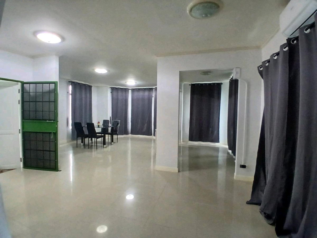 For RentHouseMin Buri, Romklao : 📌 Vacant house, ready to move in immediately - large beautiful house. It's hard to find something like this at this price!
