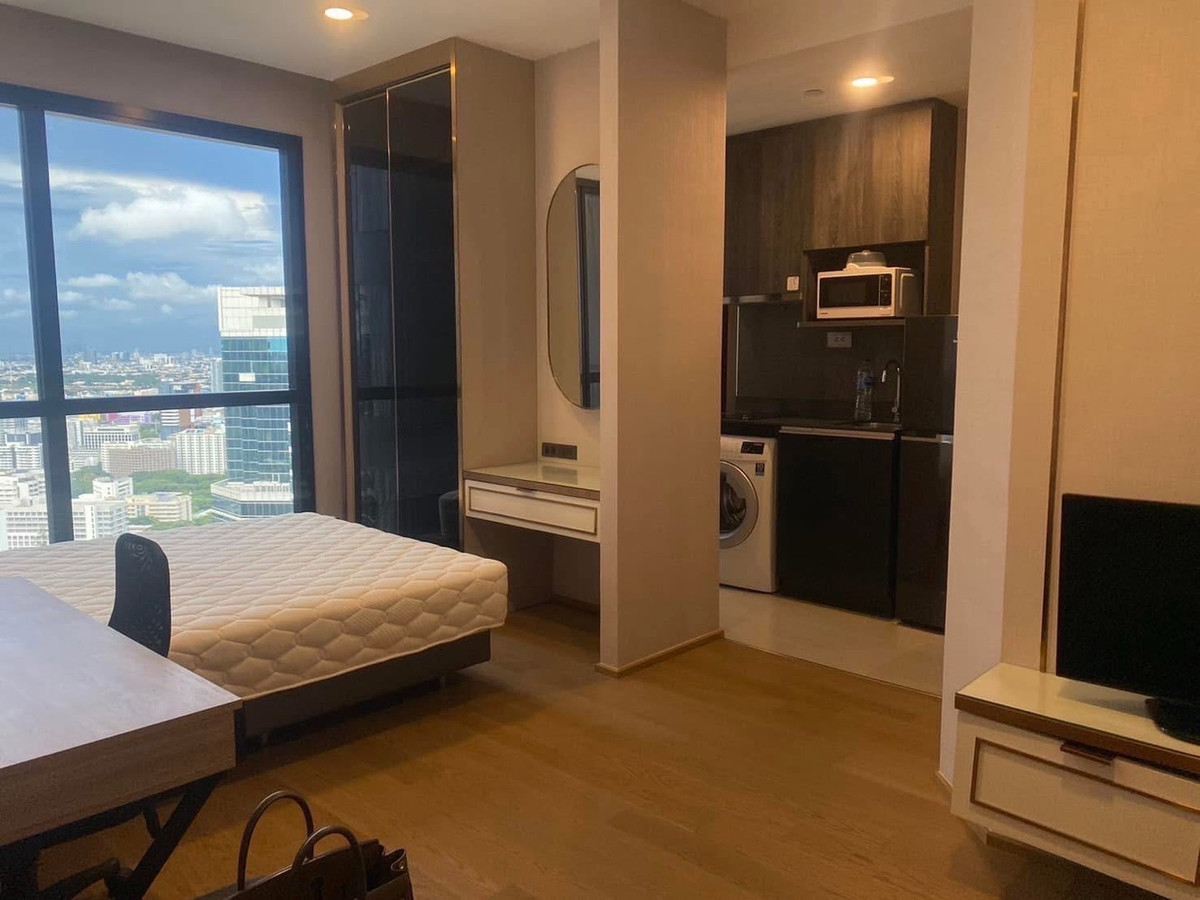 For RentCondoSiam Paragon ,Chulalongkorn,Samyan : Ashton Chula-Silom, luxury condo, 46th floor, size 26 sq m, price 22,000 baht.