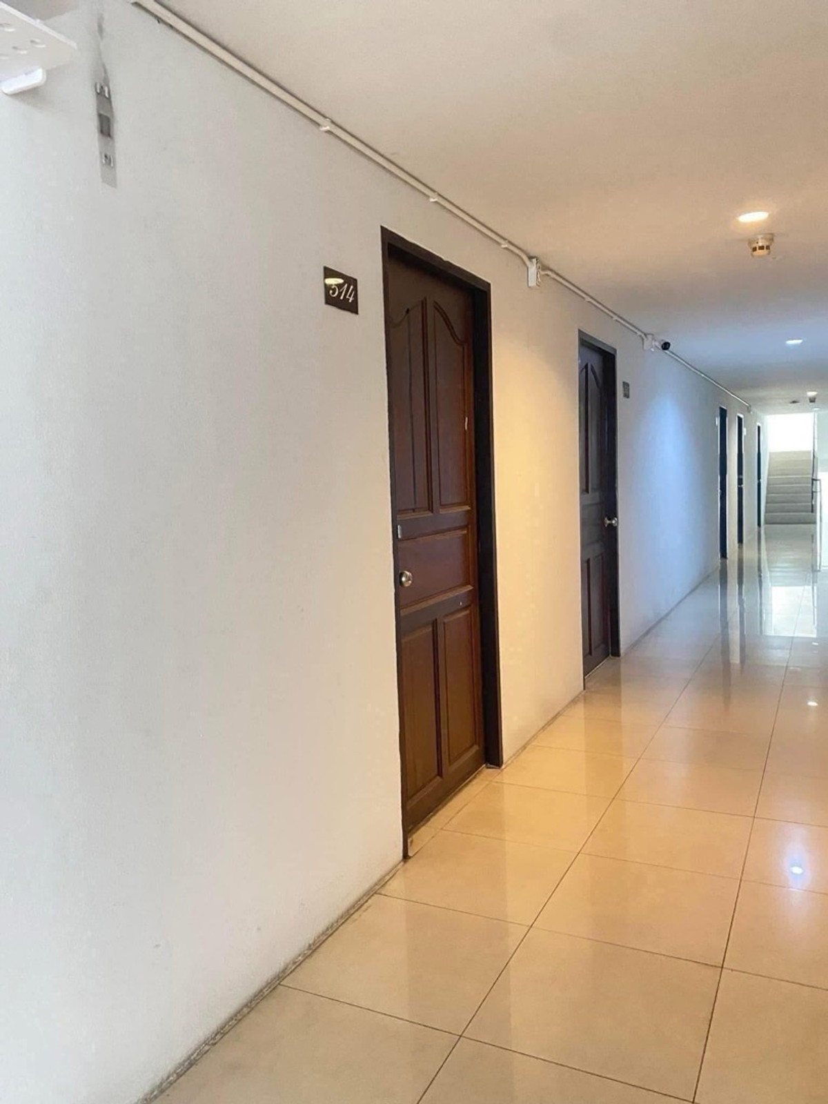 ให้เช่าปิ่นเกล้า จรัญสนิทวงศ์ : อพาร์ทเมนท์ให้เช่า ปิ่นเกล้า ริมถนนใหญ่ The CW place ที่จอดรถขนาดใหญ่