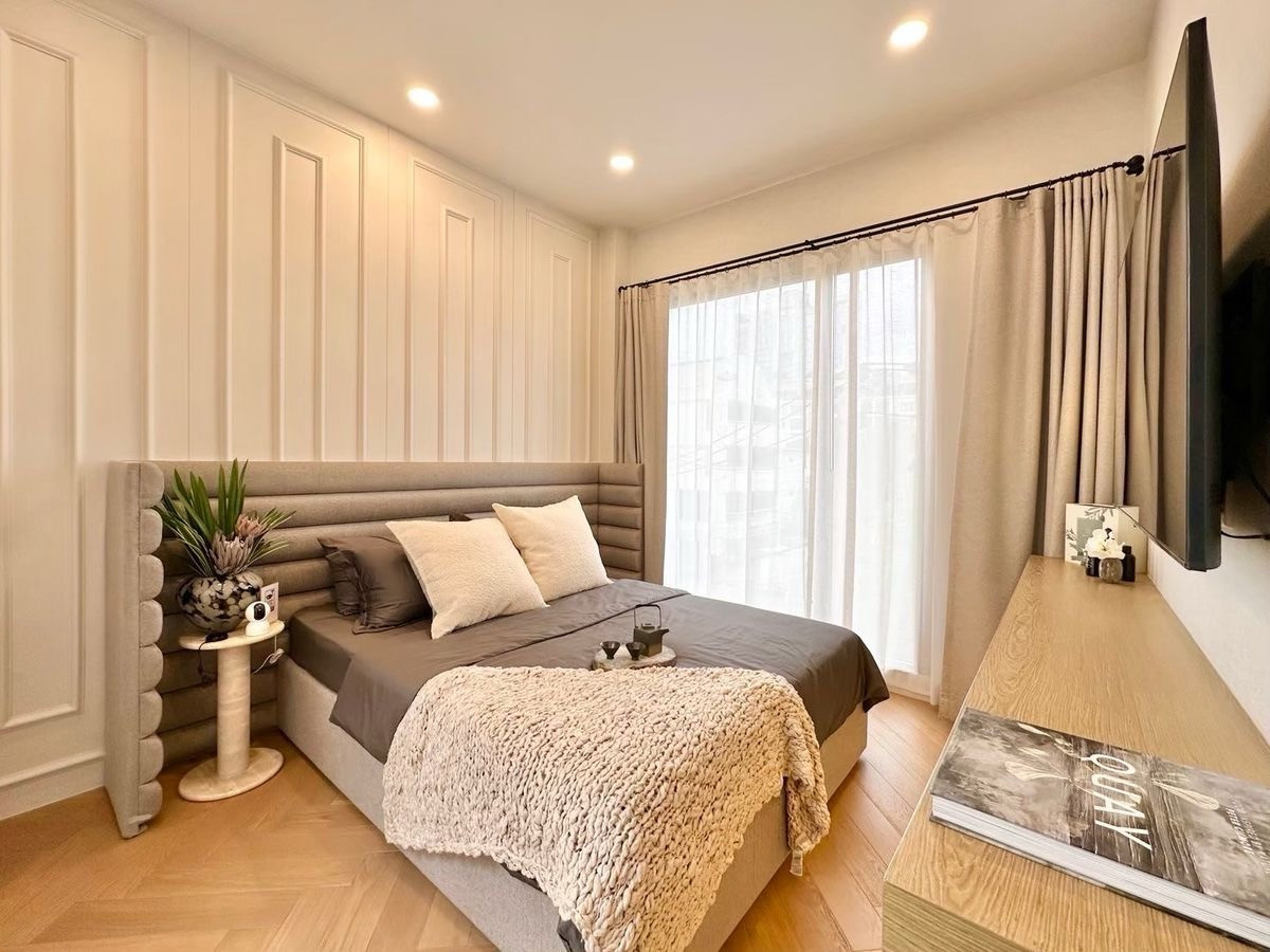 For SaleLadprao, Central Ladprao : 🏛️🏛️🏛️Mayfield Lane Ratchada–Ladprao size 399 Sq.m 5 bed 5 bath 4 parking special only 29.9 million baht, make an appointment to view the project 086-795-9997 (Jimmy)