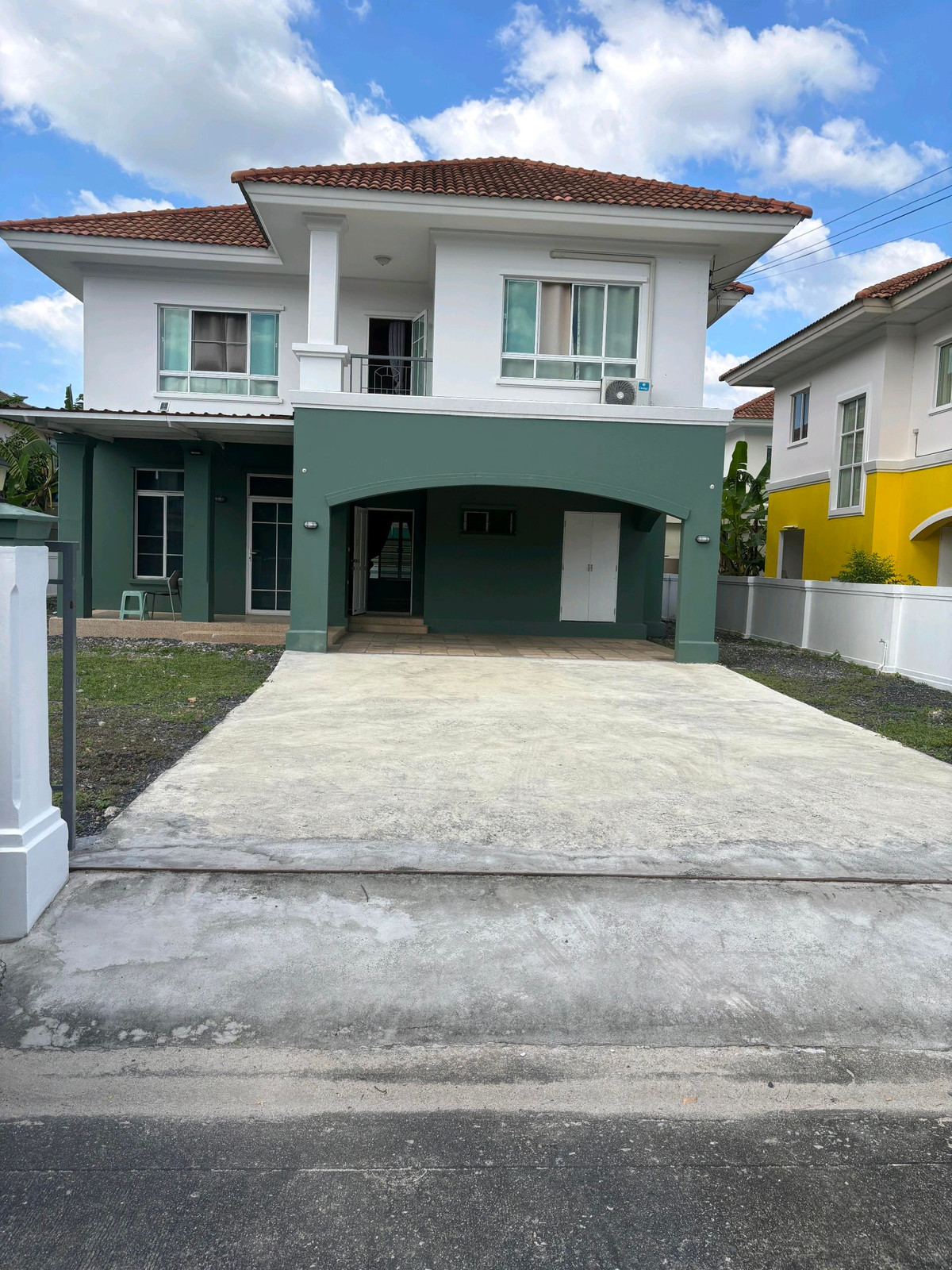 For RentHouseMin Buri, Romklao : 📌 Vacant house, ready to move in immediately - large beautiful house. It's hard to find something like this at this price!