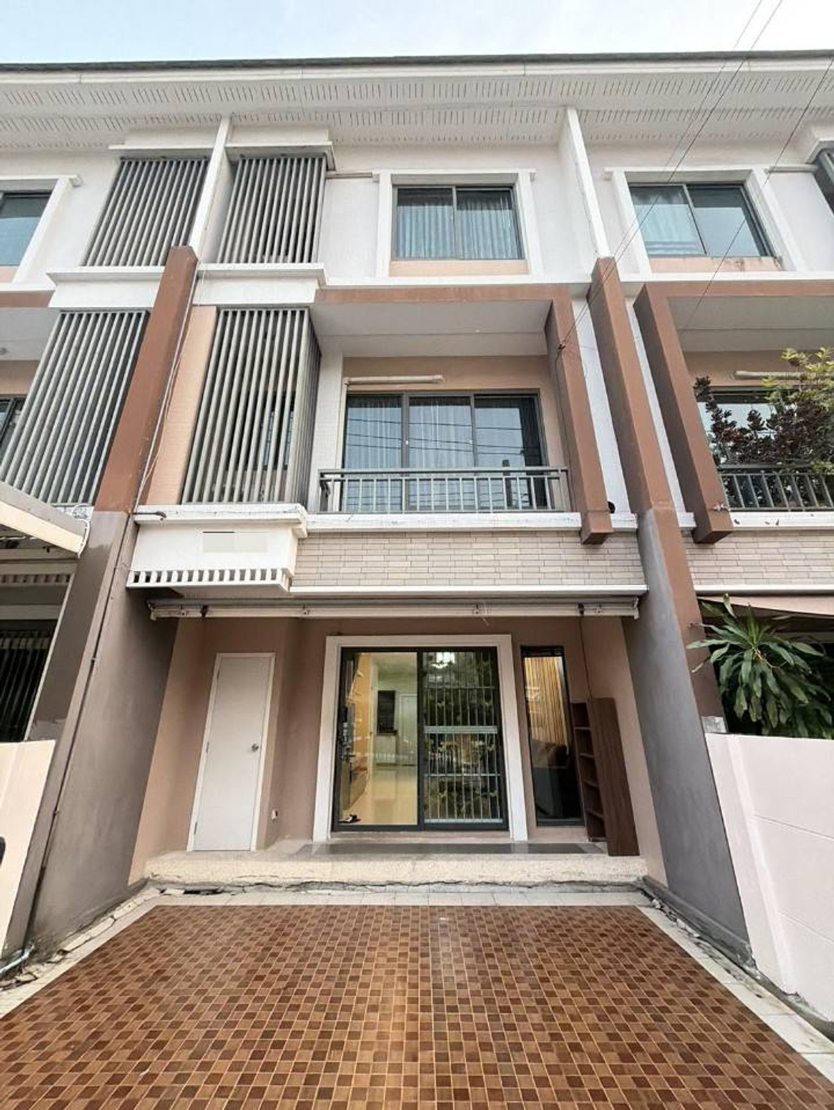 For RentTownhomeOnnut, Udomsuk : 🟦🟩 [For Rent] The Private Sukhumvit 77 (Onnut 36) | 4BR 4BA | 3-Storey Townhome | 164 sq.m | 32,000 THB/Month | Ref: T2151 | LINE: @323gqmho 🟩🟦