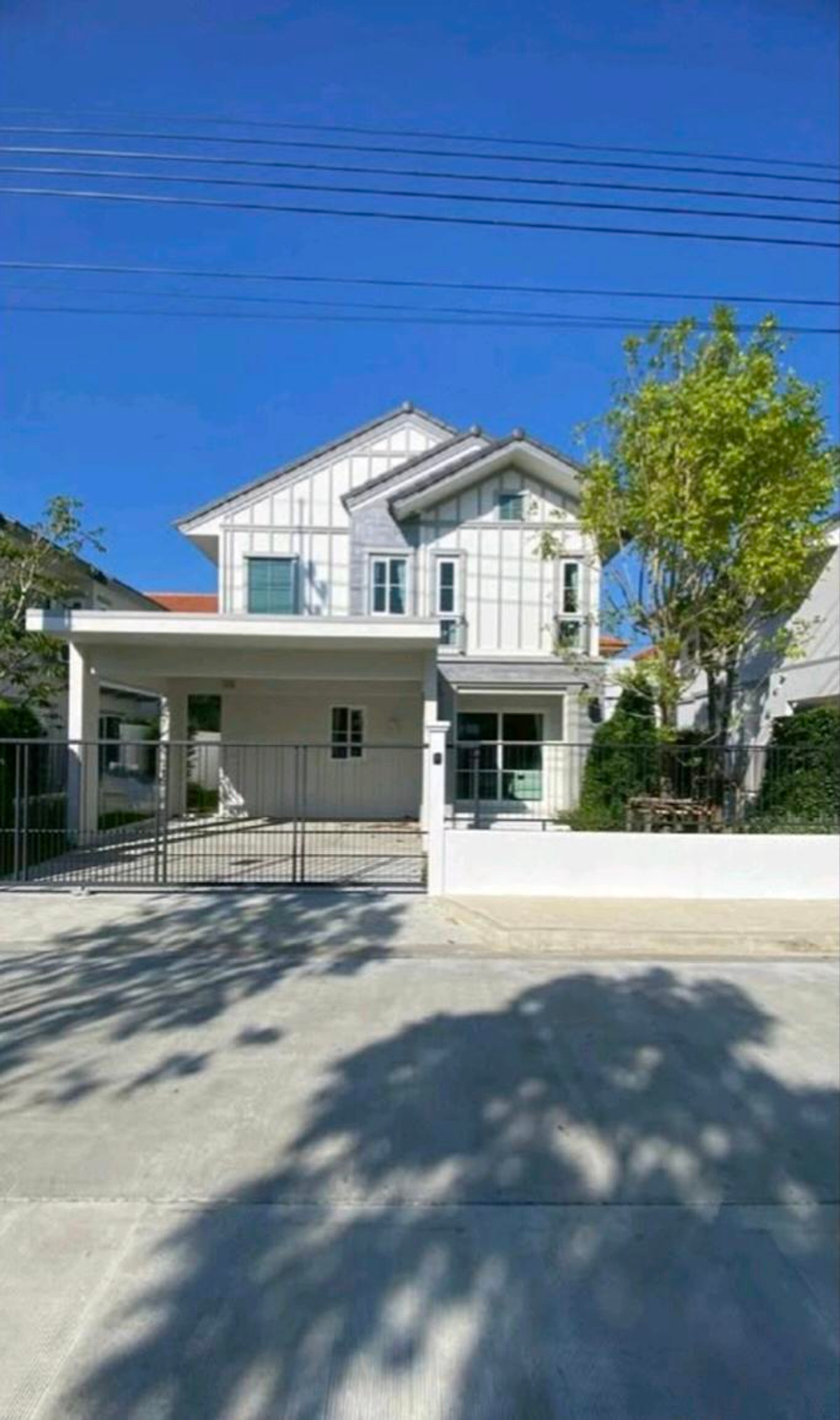 For RentHouseBangna, Bearing, Lasalle : 💫 Beautiful house, quality project, good location, near Bangna-Srinakarin. Suitable for families Long term stay 🏡✨