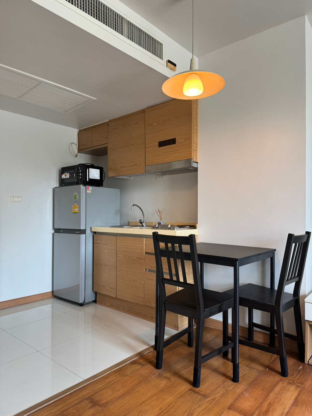For RentCondoSilom, Saladaeng, Bangrak : 1 bed for rent at Focus On Saladang , BTS Saladang, easy to access Sathorn and Lumpini.