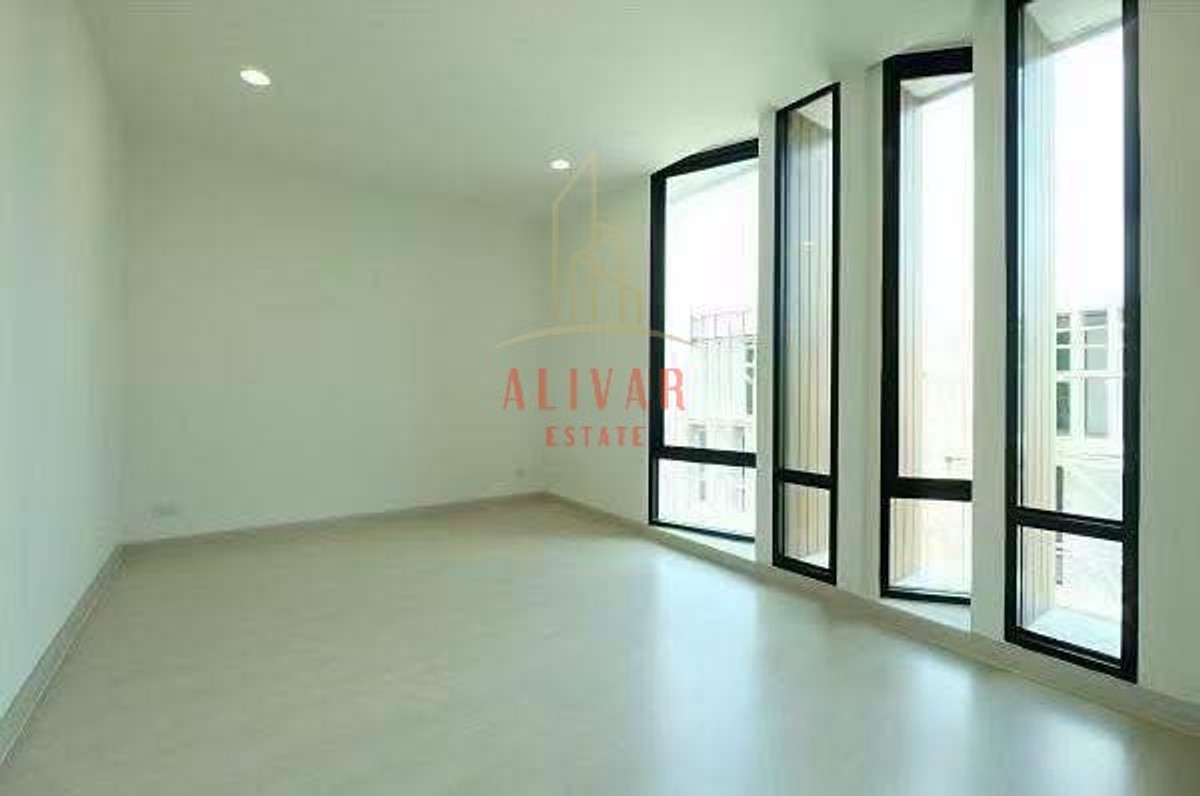 ให้เช่าโฮมออฟฟิศรัชดา ห้วยขวาง : RH012526 ให้เช่า โฮมออฟฟิศ 3.5 ชั้น Double Volume 3 ห้องนอน at The Author Ratchada 32