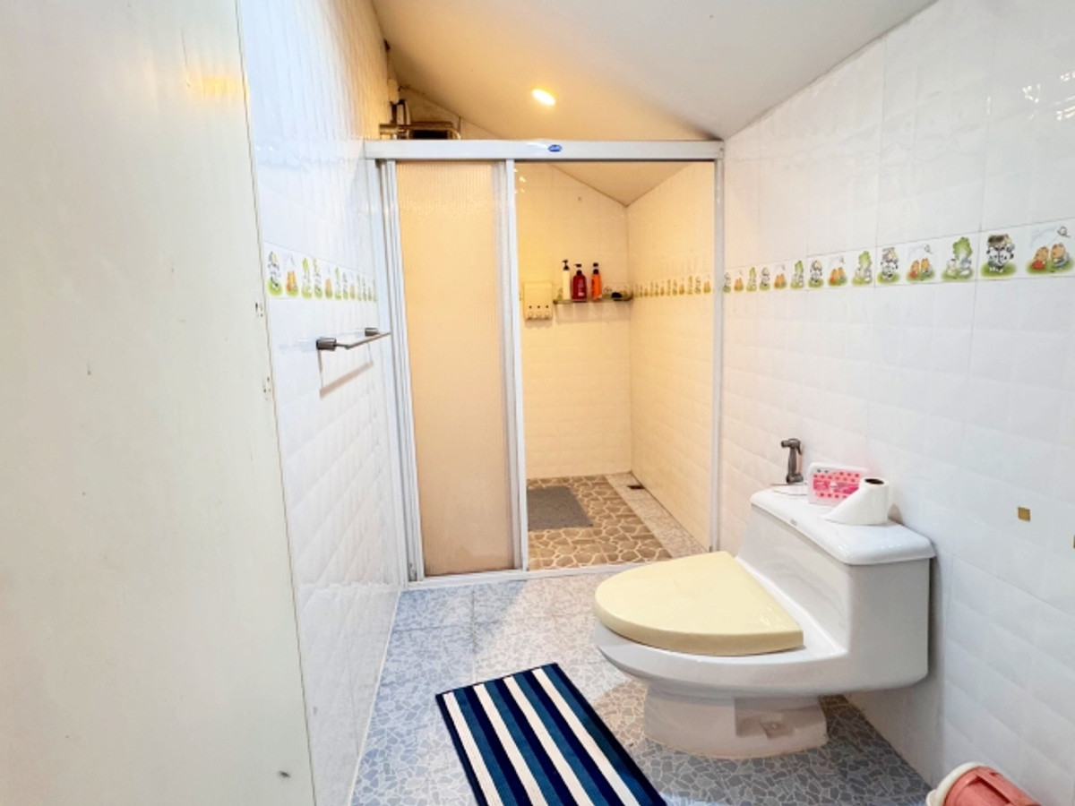 ขายบ้านเลียบทางด่วนรามอินทรา : ขายบ้านเดี่ยว ชั้นเดียว  พร้อม กิจการโรงพิมพ์ และ อาคารพักลูกจ้าง 3 ชั้น แถวเลียบด่วน เอกมัย รามอินทรา ลาดพร้าว 71 ประดิษฐ์มนูธรรม 10 บนเนื้อที่ 300 ตร.วา 