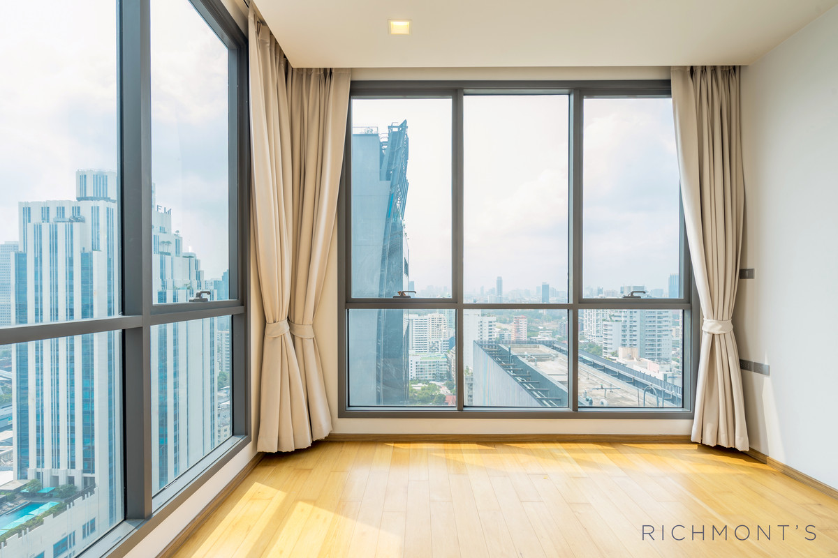 For SaleCondoNana, North Nana,Sukhumvit13, Soi Nana : 3 bedrooms, 3 bathrooms at Hyde Sukhumvit 13, Contact 062-496-6454