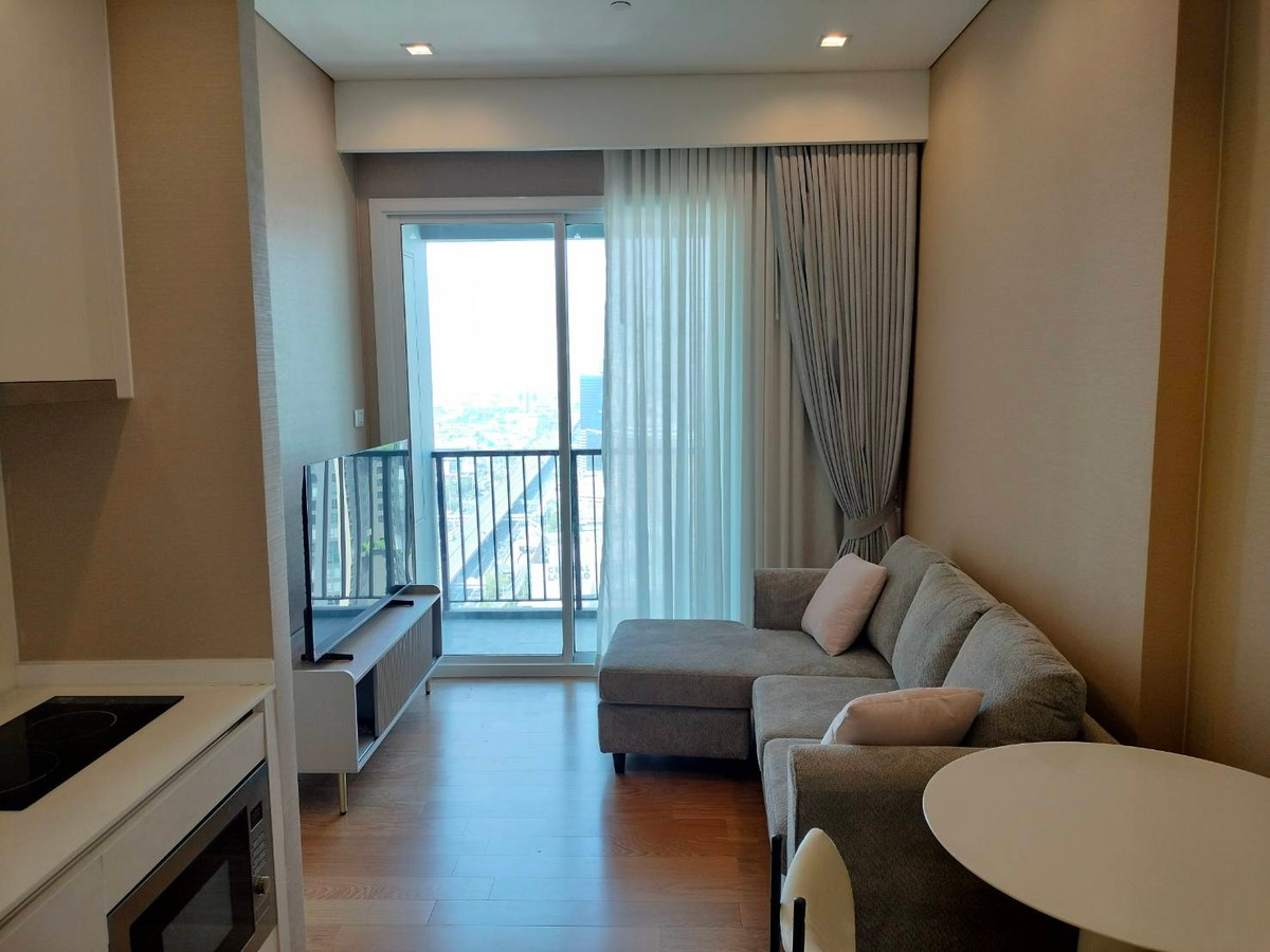 For RentCondoLadprao, Central Ladprao : !! Beautiful room for rent, Condo The Saint Residences, near MRT Phahon Yothin.