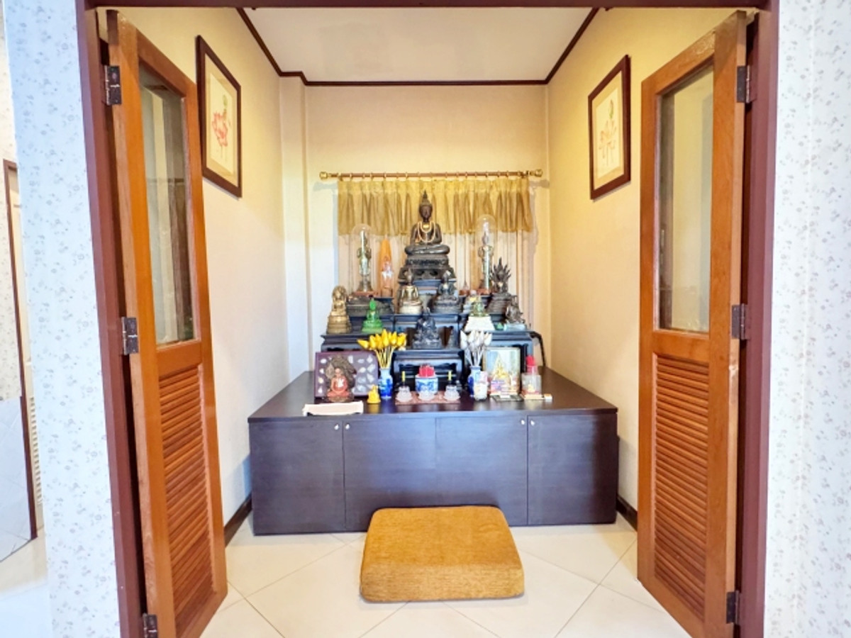 ขายบ้านเลียบทางด่วนรามอินทรา : ขายบ้านเดี่ยว ชั้นเดียว  พร้อม กิจการโรงพิมพ์ และ อาคารพักลูกจ้าง 3 ชั้น แถวเลียบด่วน เอกมัย รามอินทรา ลาดพร้าว 71 ประดิษฐ์มนูธรรม 10 บนเนื้อที่ 300 ตร.วา 