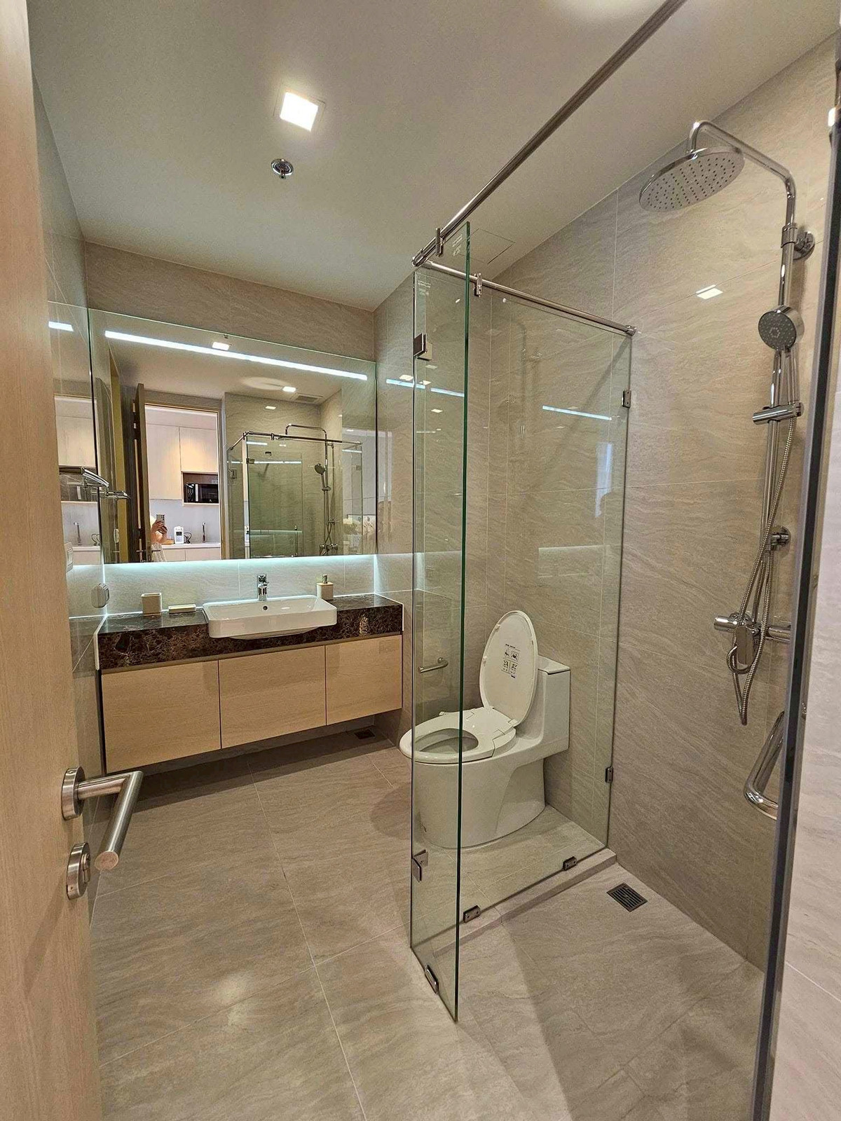 For RentCondoSukhumvit, Asoke, Thonglor : Condo 39 by sansiri, convenient travel, close to BTS, there is a shuttle, beautifully decorated room, fully furnished, ready to move in!!