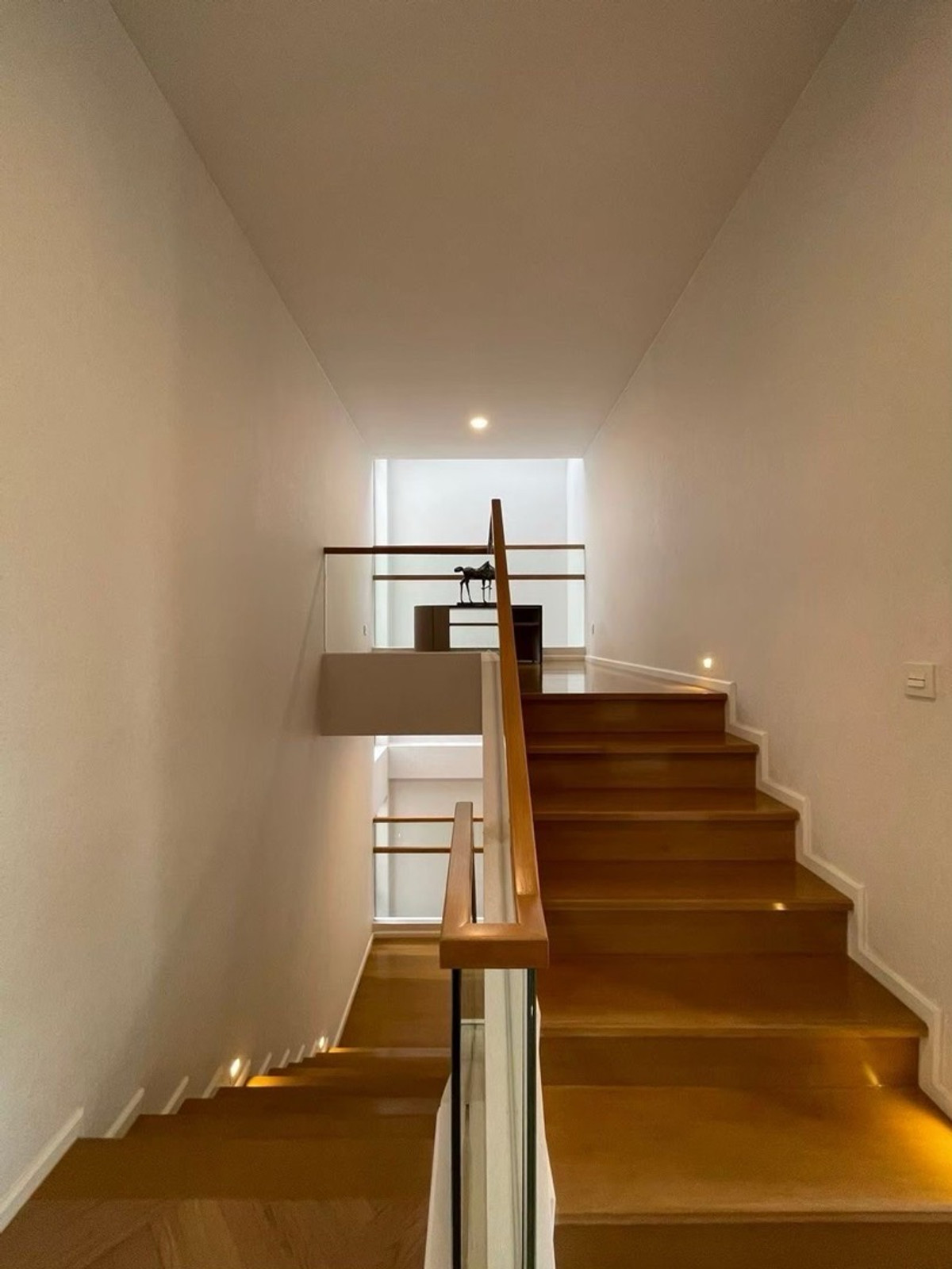 For SaleLadprao, Central Ladprao : 🏛️🏛️🏛️Mayfield Lane Ratchada–Ladprao size 399 Sq.m 5 bed 5 bath 4 parking special only 29.9 million baht, make an appointment to view the project 086-795-9997 (Jimmy)