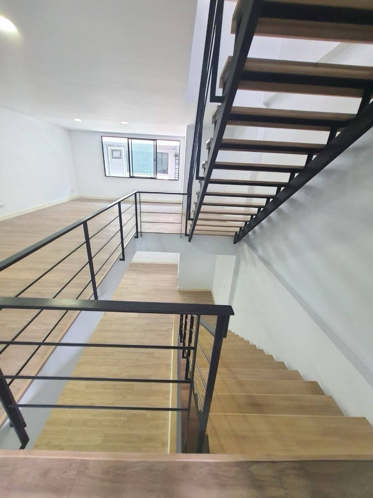 For SaleHome OfficeNawamin, Ramindra : Nirvana @ Work RamintraHome Office 4.5 floors | Loft Style | Sold with tenant Have immediate income of 50,000 per month | 082-4499822
