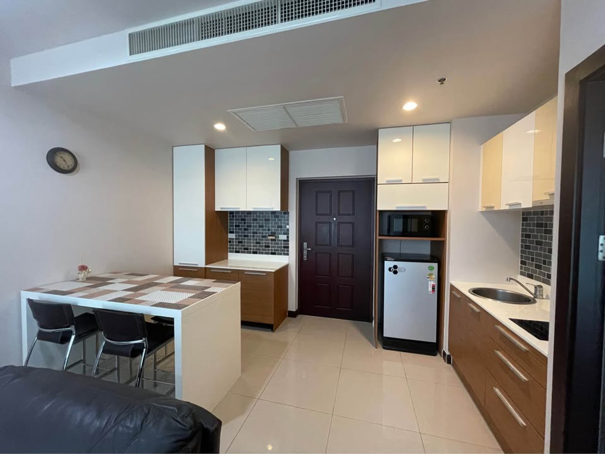 For RentCondoNana, North Nana,Sukhumvit13, Soi Nana : Best Deal!!! The Prime Sukhumvit11 Condominium Room for Rent