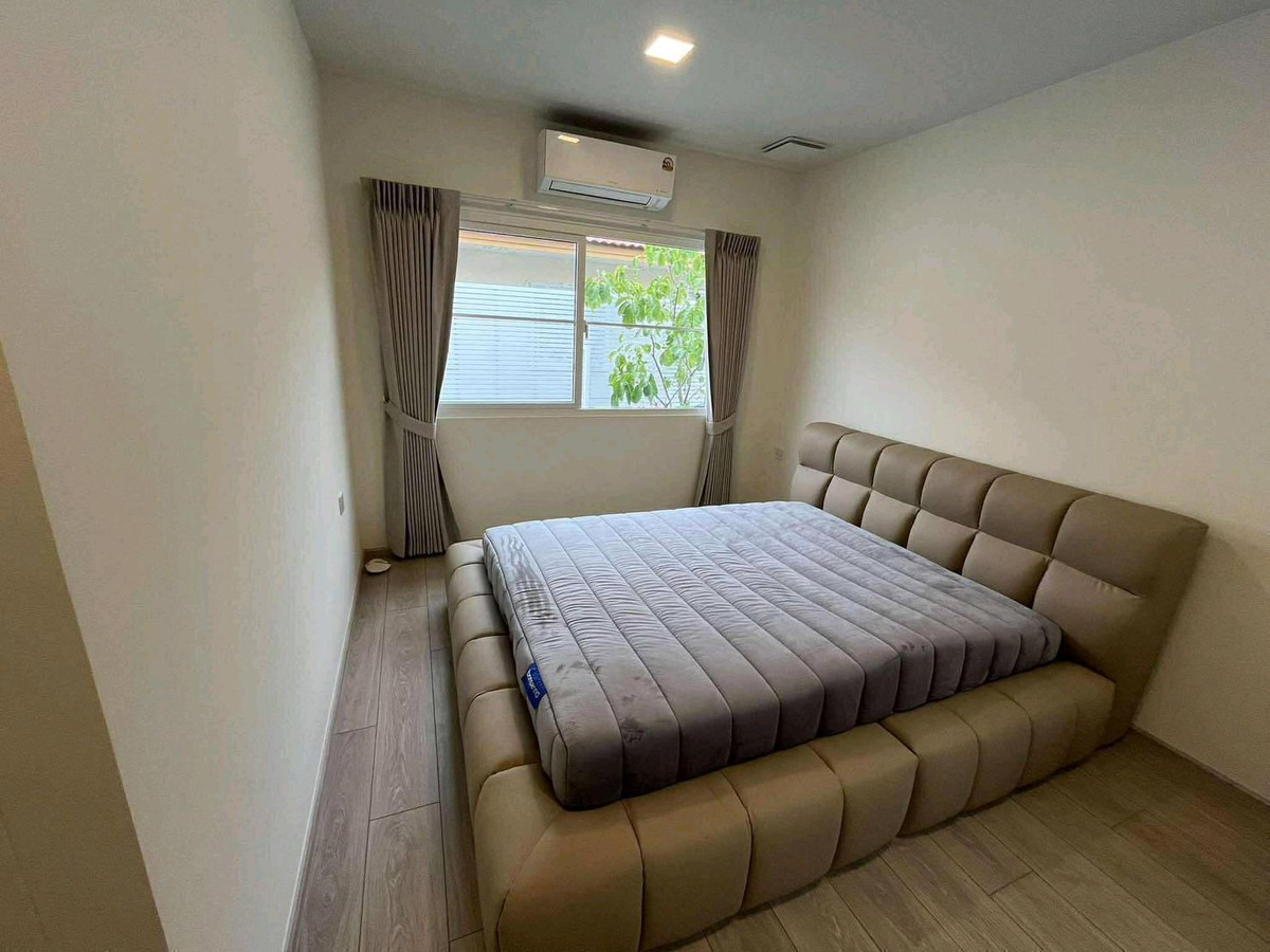 For RentHouseBangna, Bearing, Lasalle : 💫 Beautiful house, quality project, good location, near Bangna-Srinakarin. Suitable for families Long-term stay 🏡✨ House available, ready to move in.