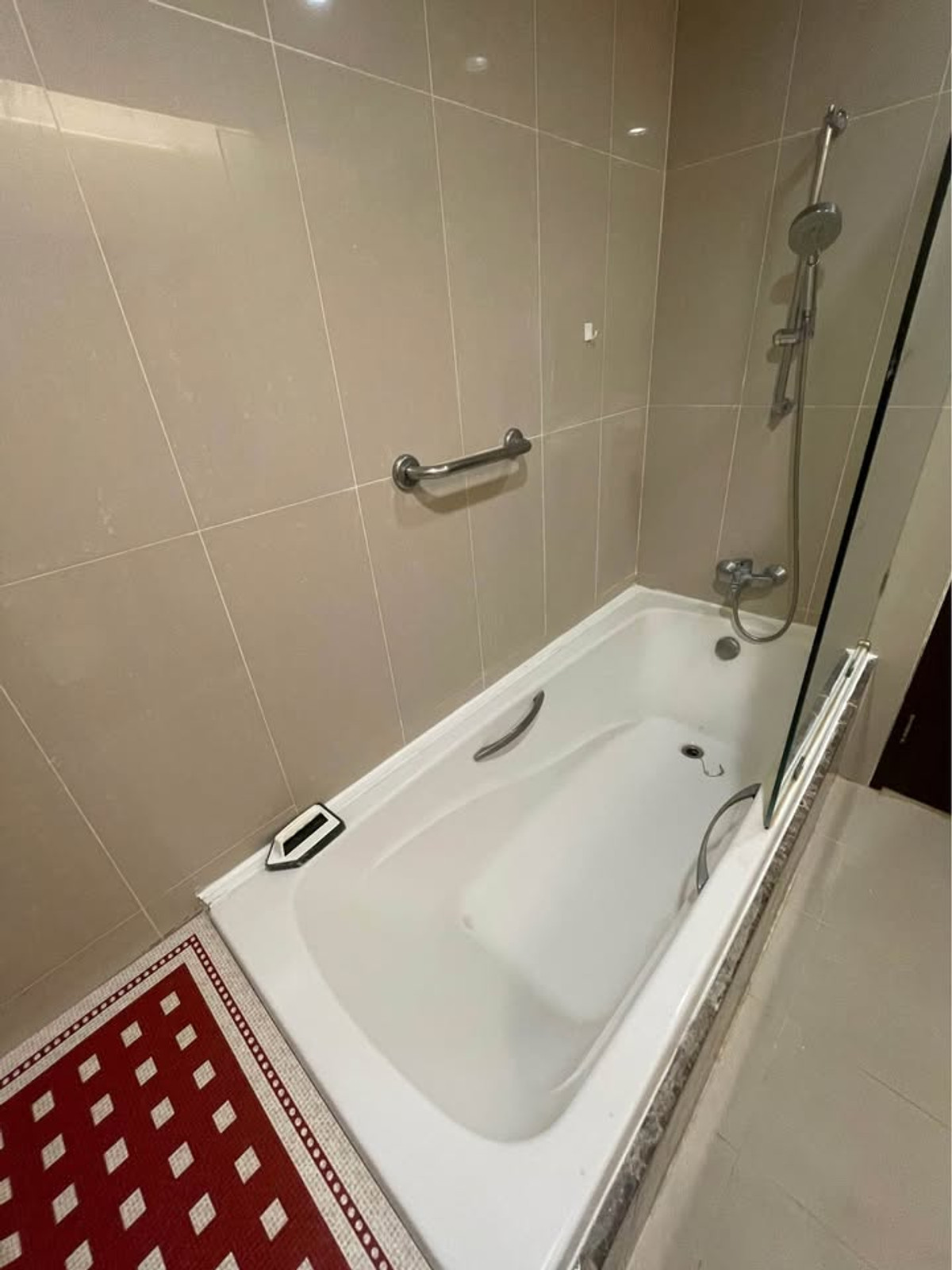 For RentCondoNana, North Nana,Sukhumvit13, Soi Nana : Best Deal!!! The Prime Sukhumvit11 Condominium Room for Rent