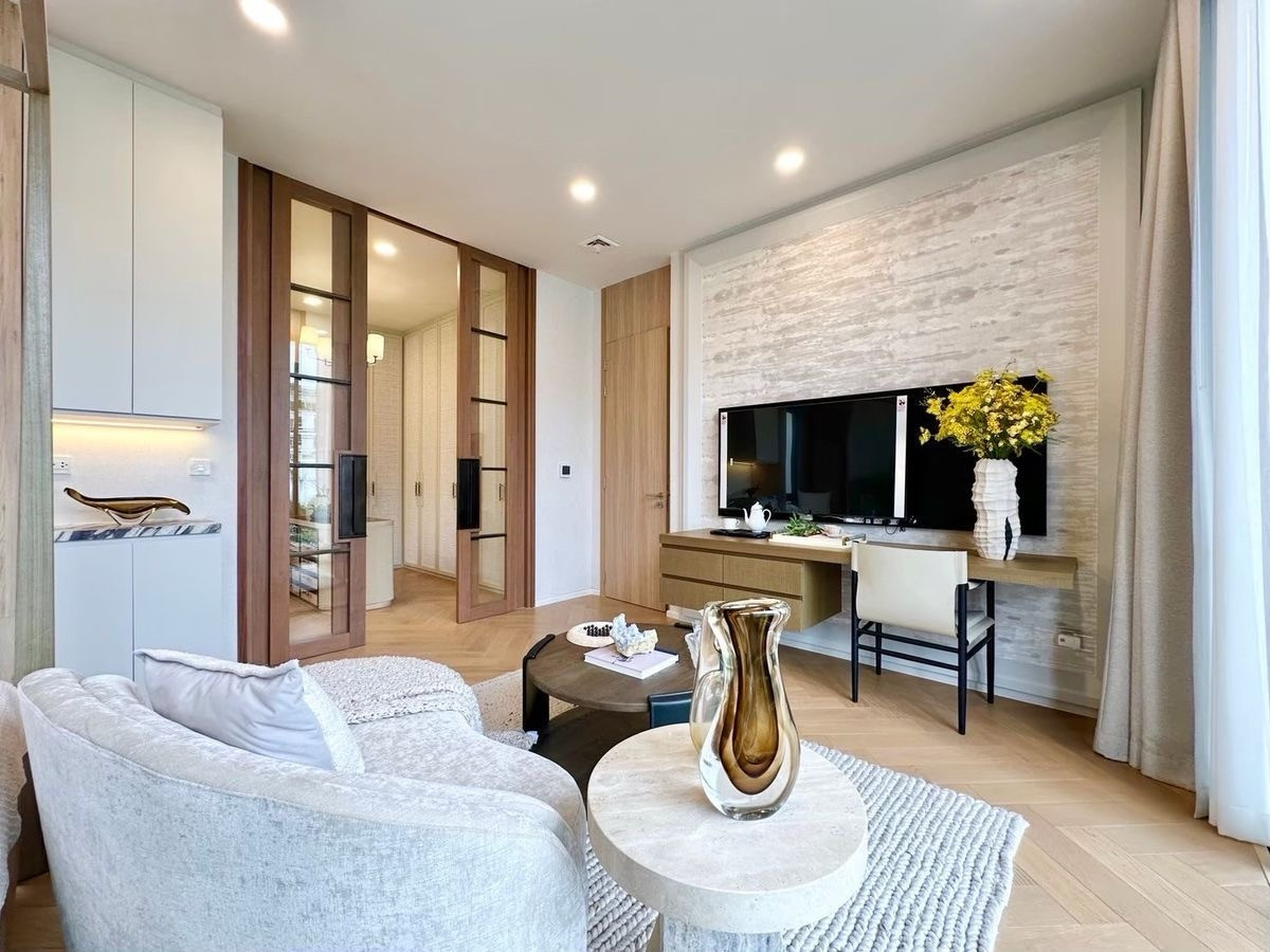 For SaleLadprao, Central Ladprao : 🏛️🏛️🏛️Mayfield Lane Ratchada–Ladprao size 399 Sq.m 5 bed 5 bath 4 parking special only 29.9 million baht, make an appointment to view the project 086-795-9997 (Jimmy)