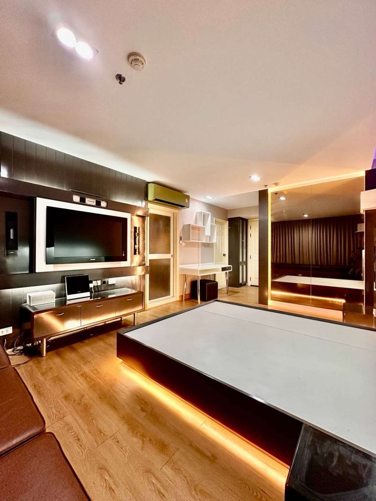 ขายคอนโดพระราม 3 สาธุประดิษฐ์ : วิวแม่น้ำ วิวบางกระเจ้า ชั้นสูง ทิศเหนือ ไม่ร้อน