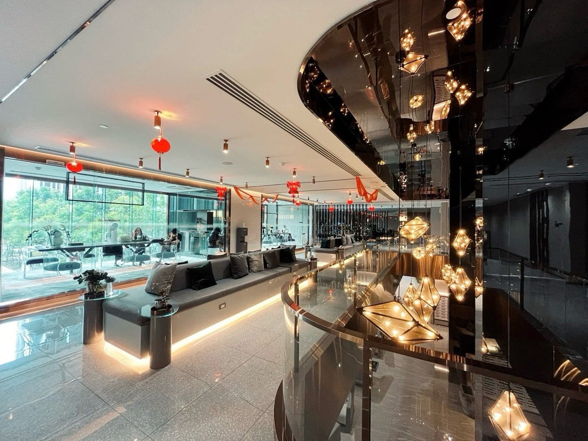 ให้เช่าคอนโดพระราม 9 เพชรบุรีตัดใหม่ RCA : 🔥 [ ให้เช่า ] [ Life Asoke - Rama 9 ] - ห้องสตูดิโอมือ 1 ทั้งห้อง เฟอร์ครบ ชั้นสูง ห่าง มศว เพียง 1 สถานี พร้อมอยู่ เพียง 16,000!!! 👍 (English Below) LC0084