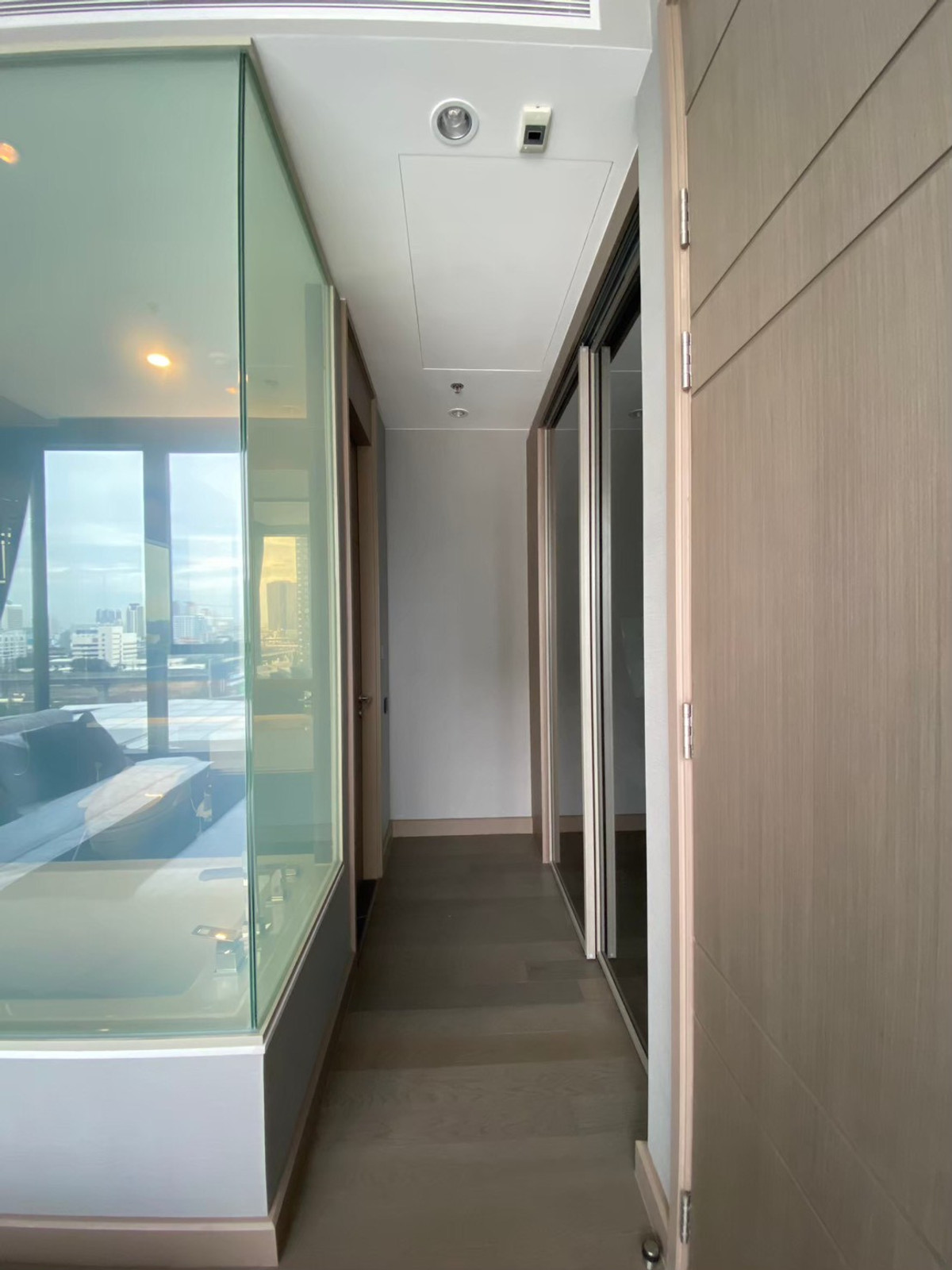 For RentCondoRama9, Petchburi, RCA : FOR RENT - 1 BEDROOM 48 SQ.M- READY TO MOVE IN - CALL NOW 094-641-5974