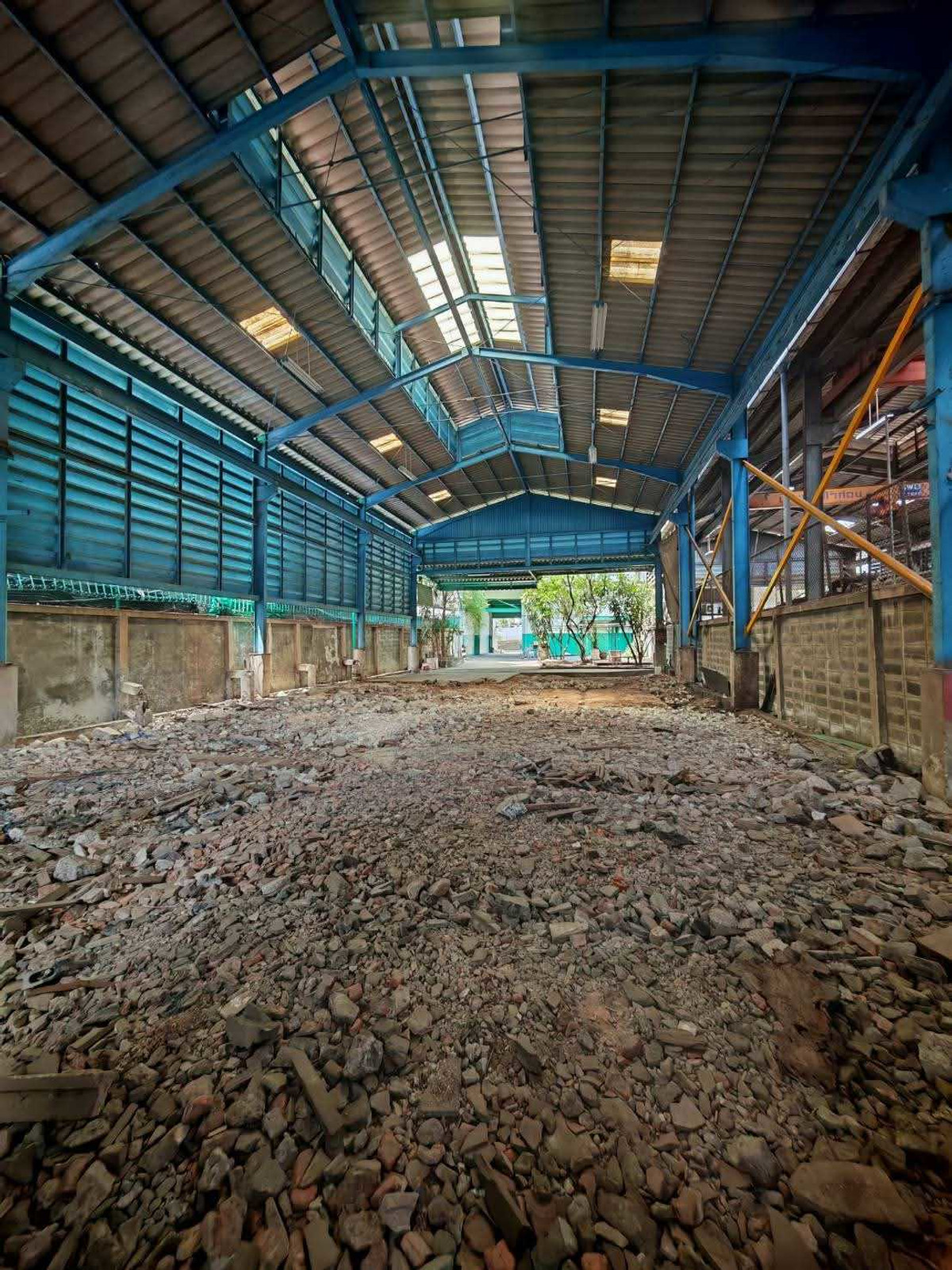 ให้เช่าโกดังพระราม 3 สาธุประดิษฐ์ : ให้เช่าอาคารพาณิชย์ 4 ชั้น พร้อมโกดัง ติดถนนพระราม3 ที่ดิน 182 วา พื้นที่ใช้สอย 600 ตรม.