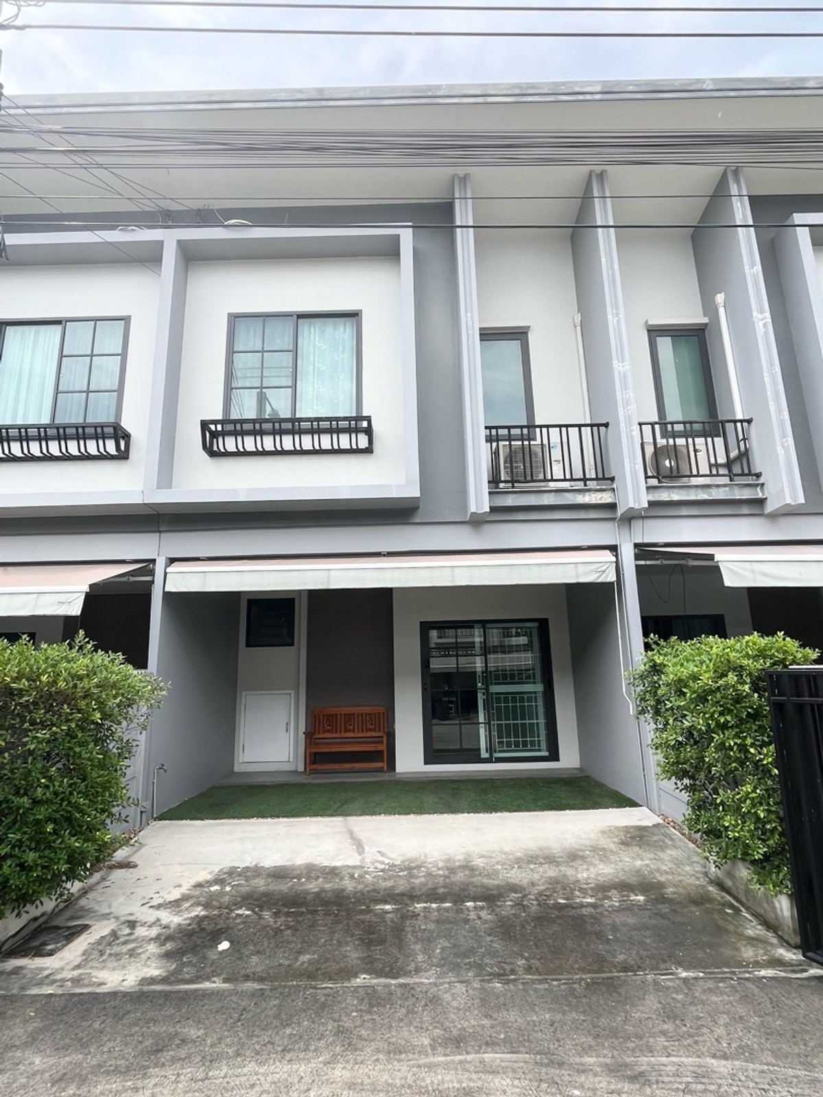 For SaleTownhomeBangna, Bearing, Lasalle : 2-story townhome for sale