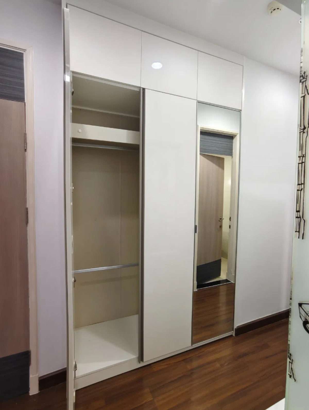 ให้เช่าคอนโดสุขุมวิท อโศก ทองหล่อ : Supalai Premier Place Asoke 60 sq.m. Please add LINE ID @806qphgn o8415o5483