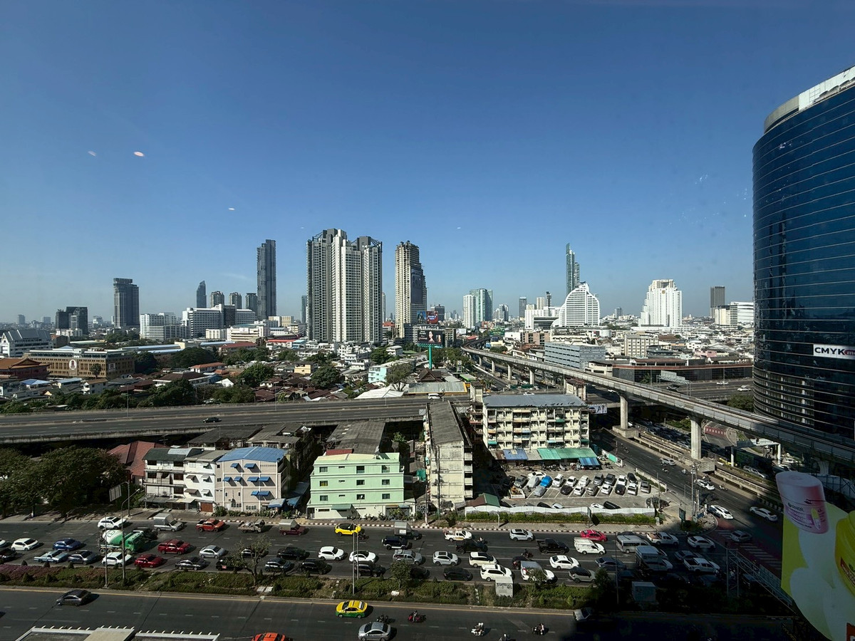 For RentCondoSathorn, Narathiwat : ✨🏙️ Ultra Luxury Condo for rent, The Bangkok Sathorn - next to BTS Surasak | Private Lift, high-end condo in Prime location 🚆 next to BTS Surasak + expressway, only 100 meters, convenient living in the heart of Sathorn, suitable for both residences and hi